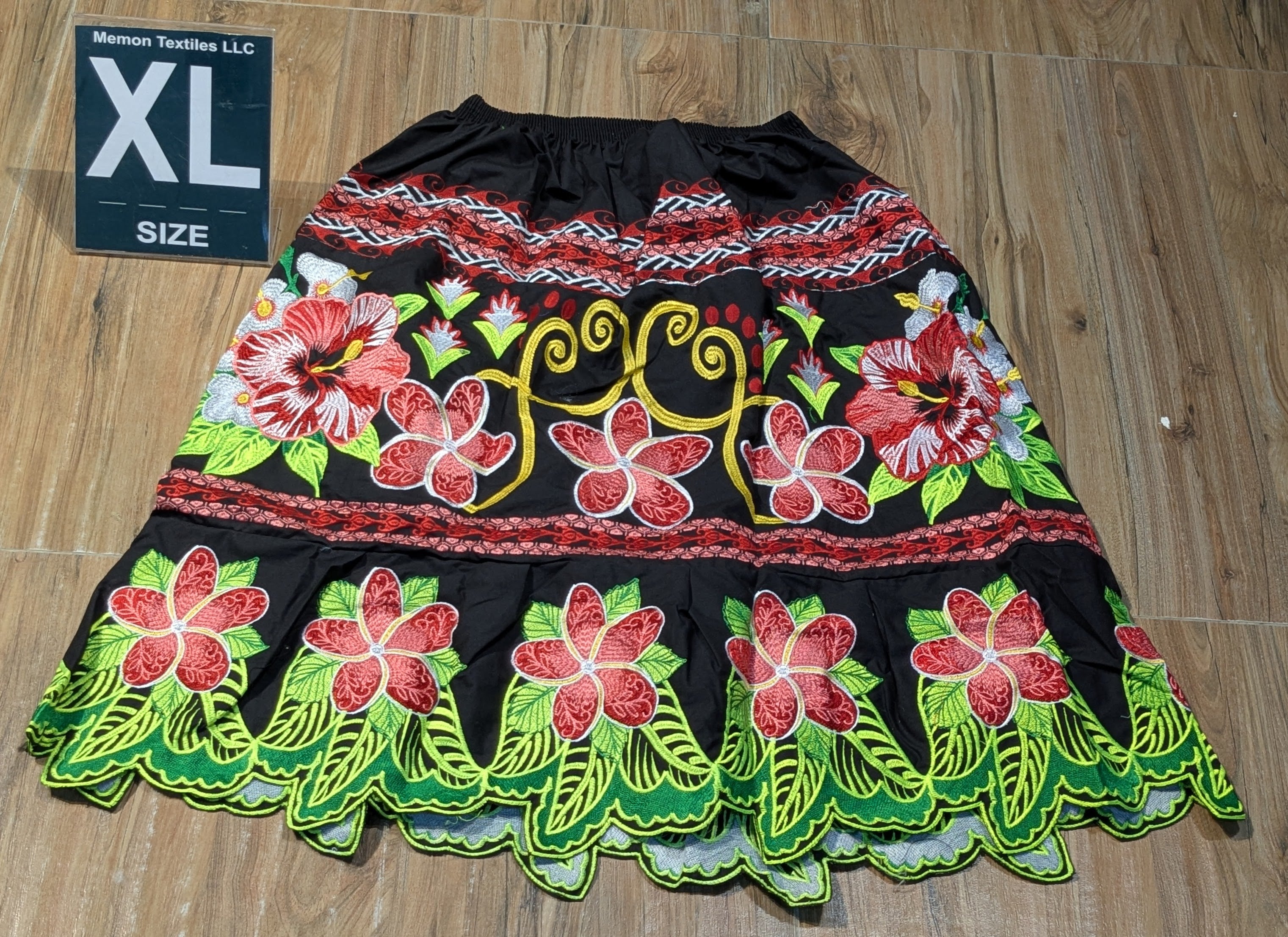Embroidered Island Skirts (Urohs) - XL