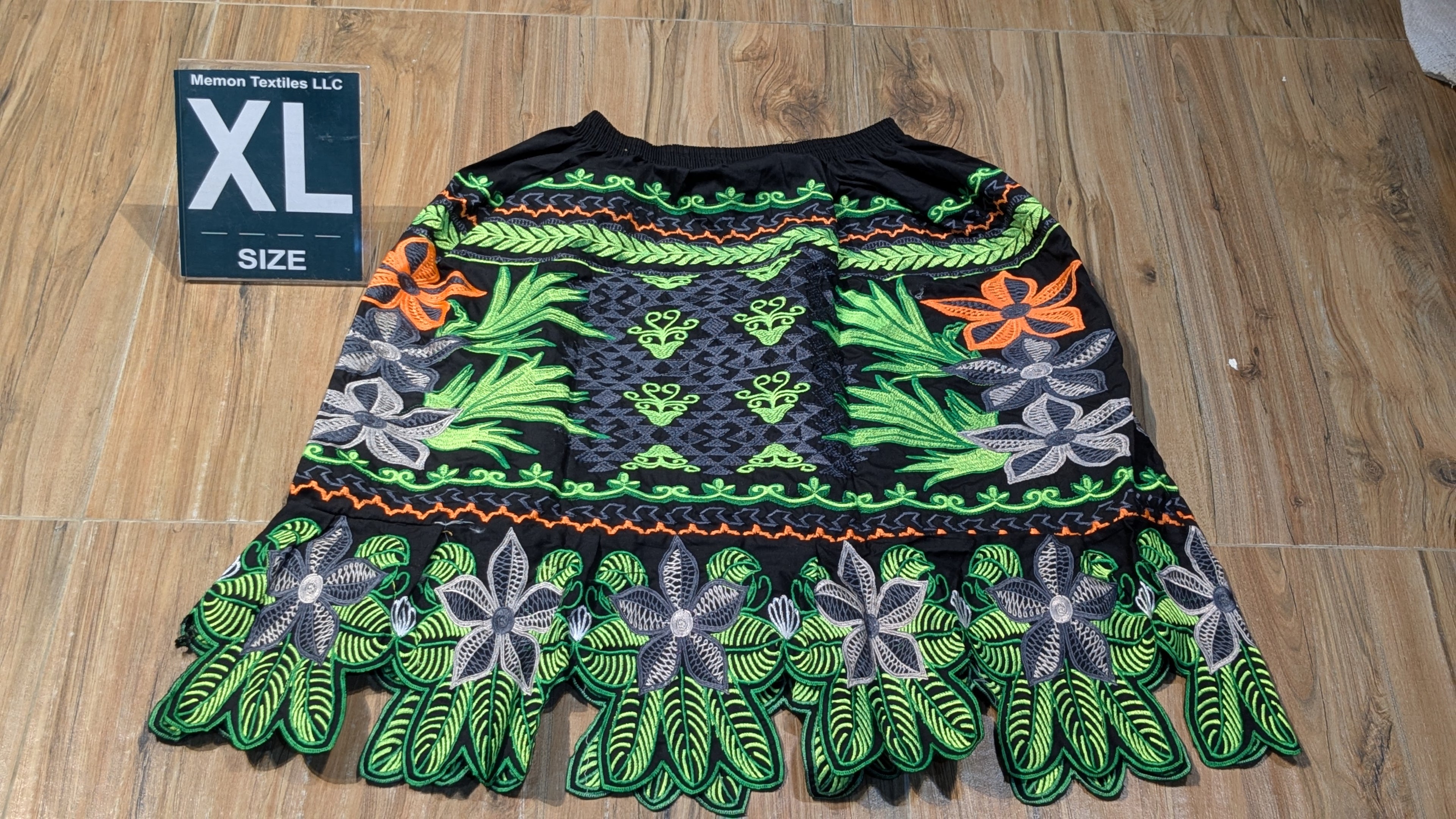 Embroidered Island Skirts (Urohs) - XL