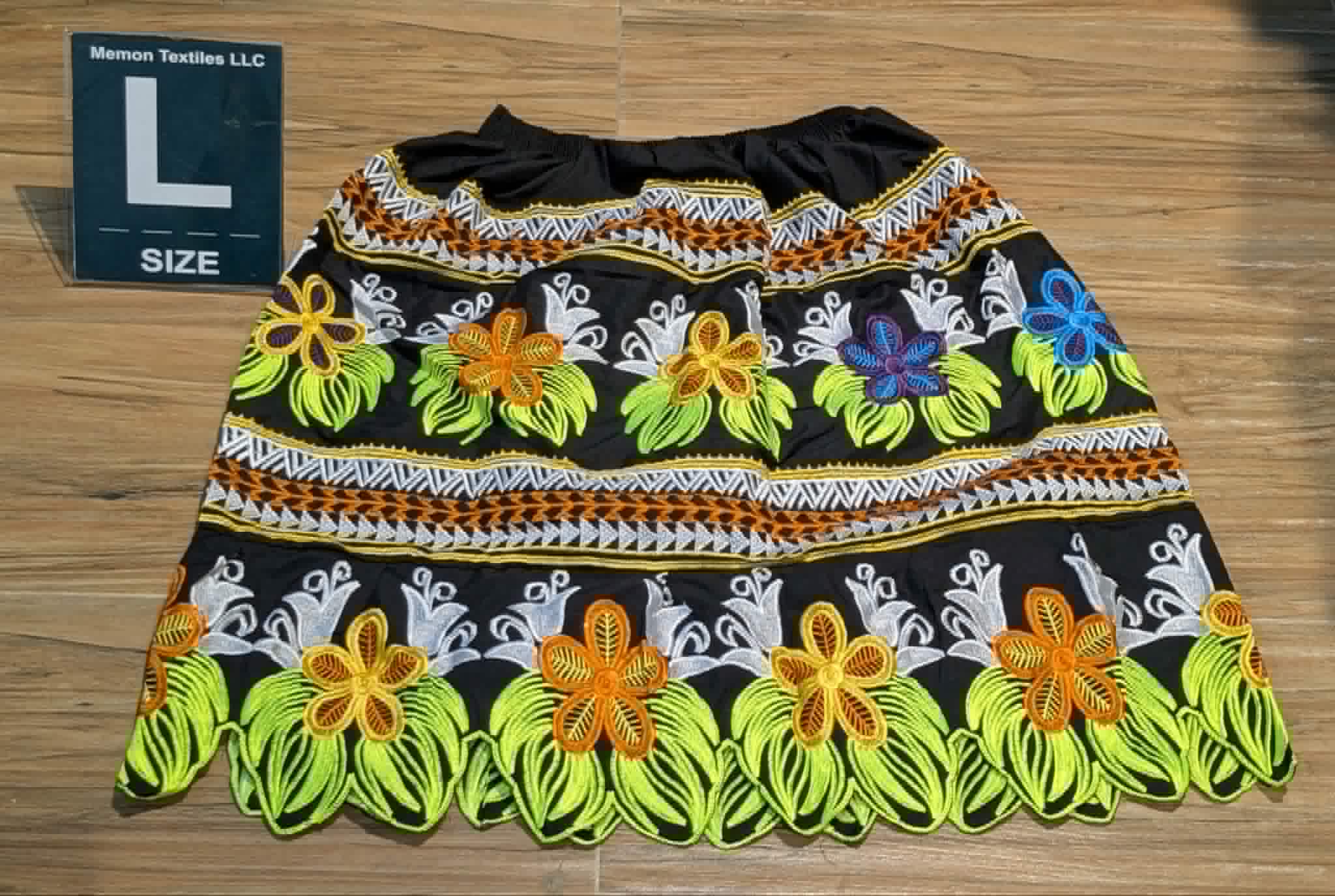 Floral Embroidered Island Skirts (Urohs) - L
