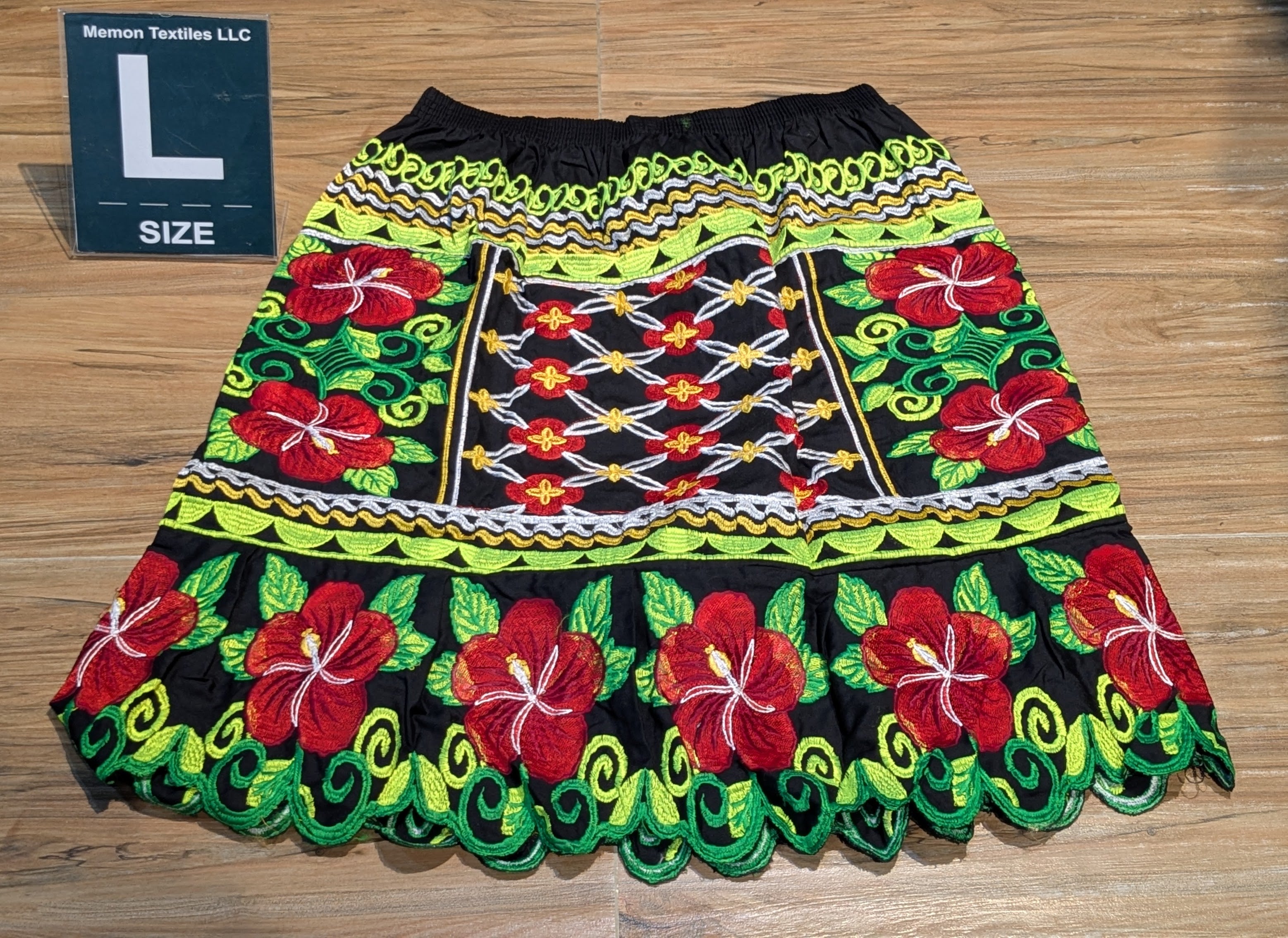 Floral Embroidered Island Skirts (Urohs) - L