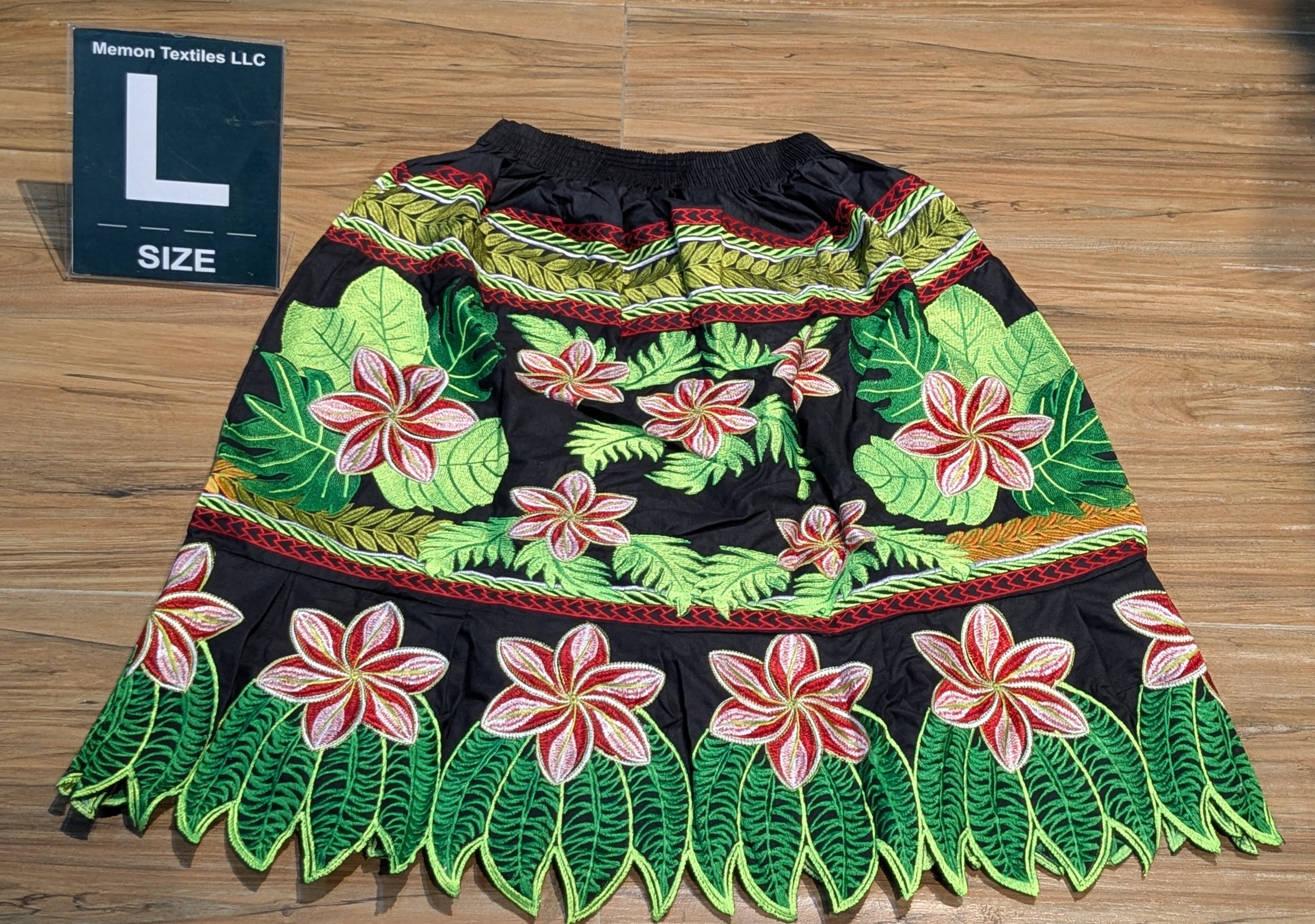 Floral Embroidered Island Skirts (Urohs) - L