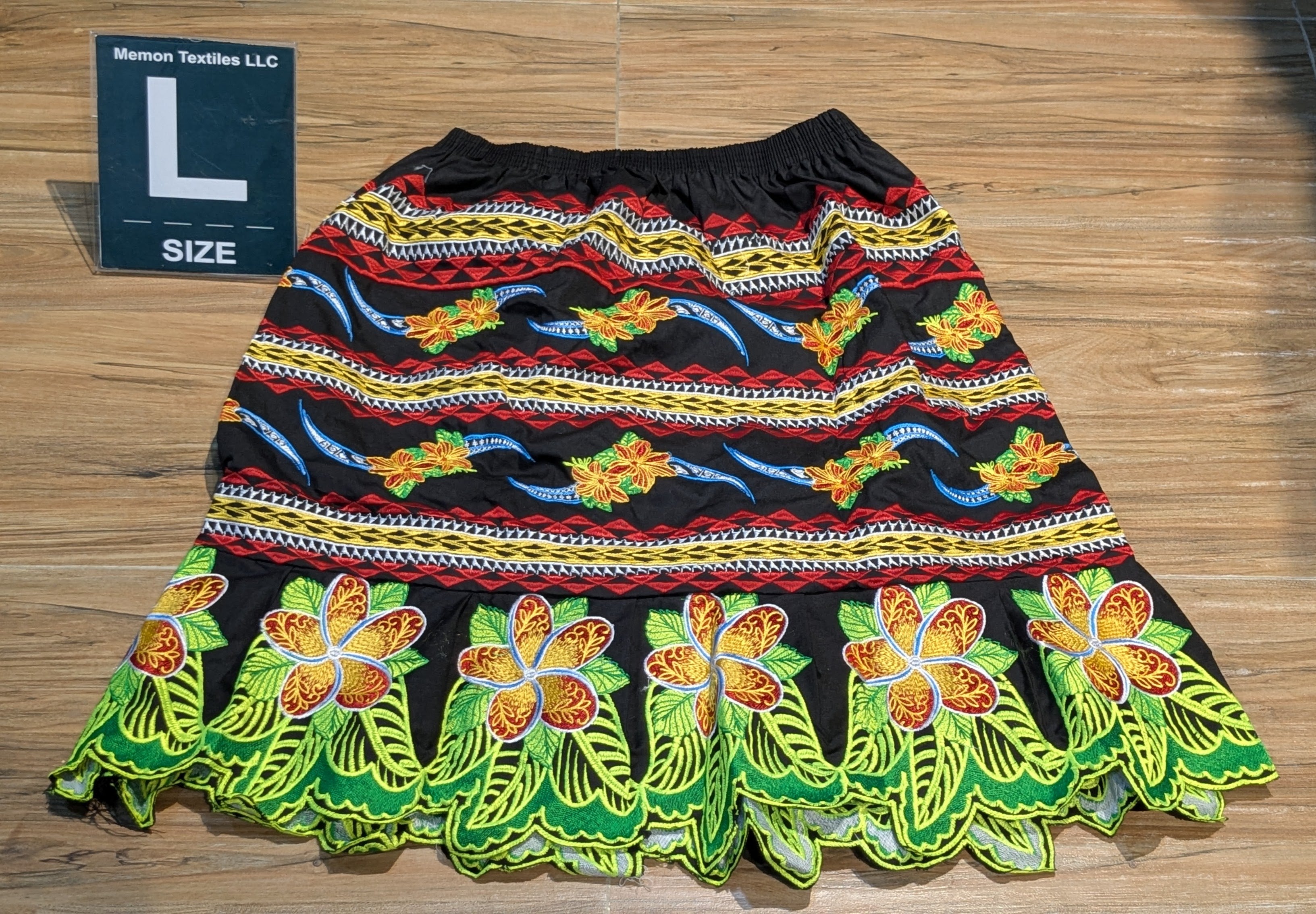 Floral Embroidered Island Skirts (Urohs) - L