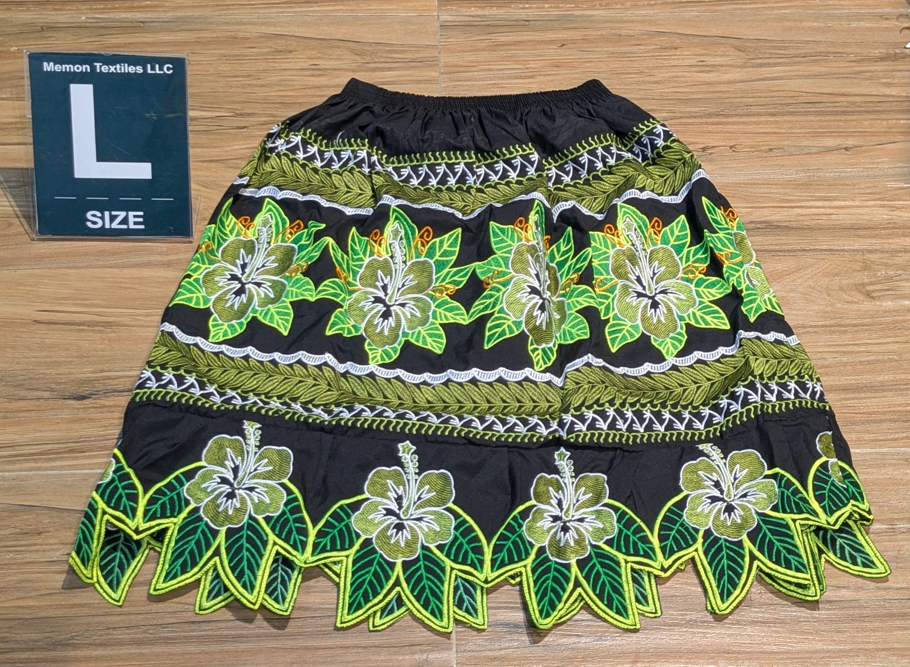 Floral Embroidered Island Skirts (Urohs) - L