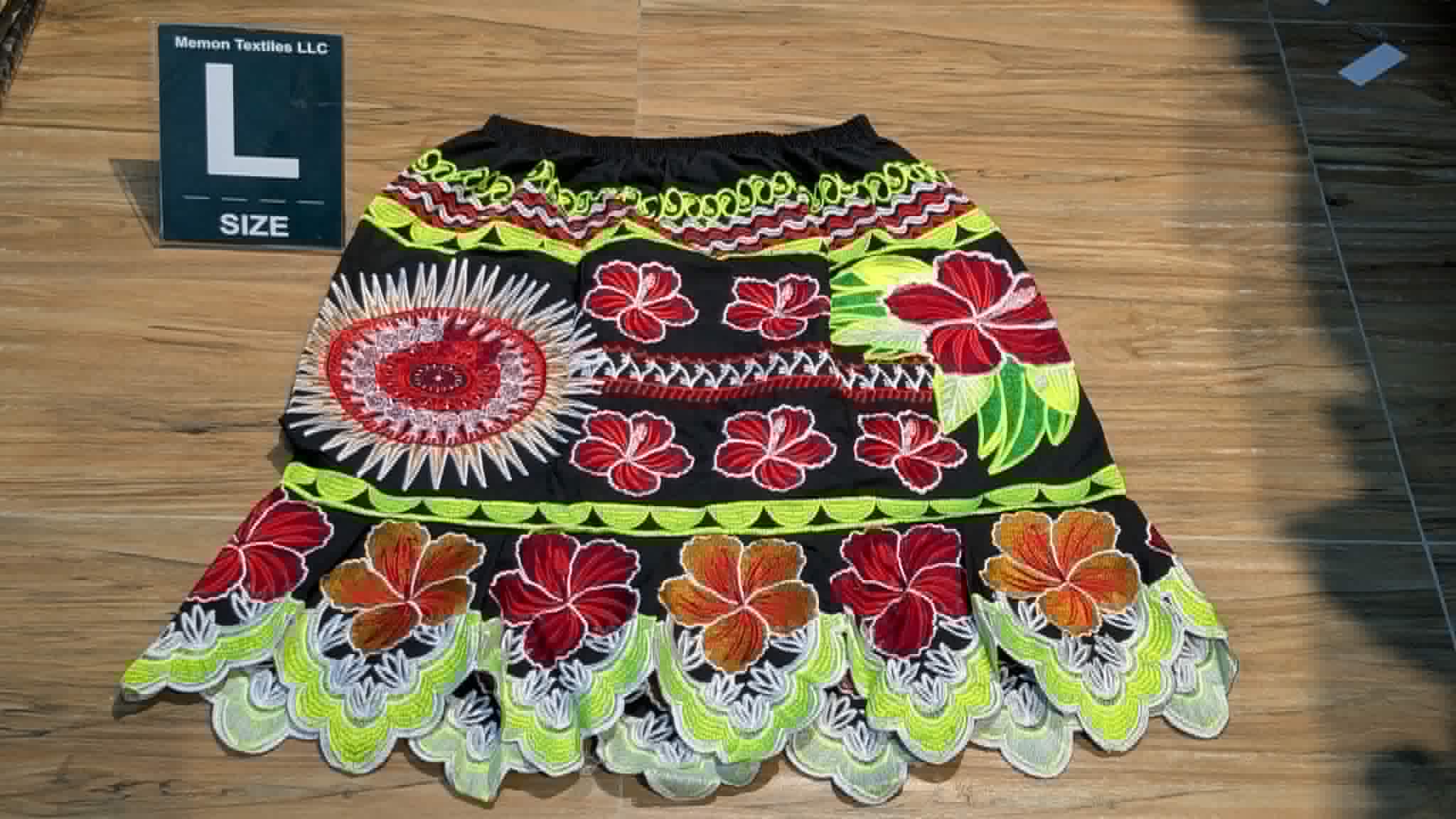 Floral Embroidered Island Skirts (Urohs) - L