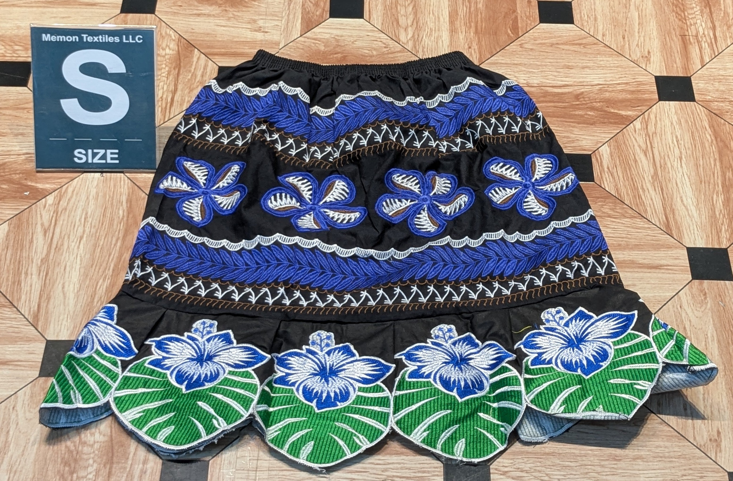 Embroidered Island Skirts (Urohs) - S