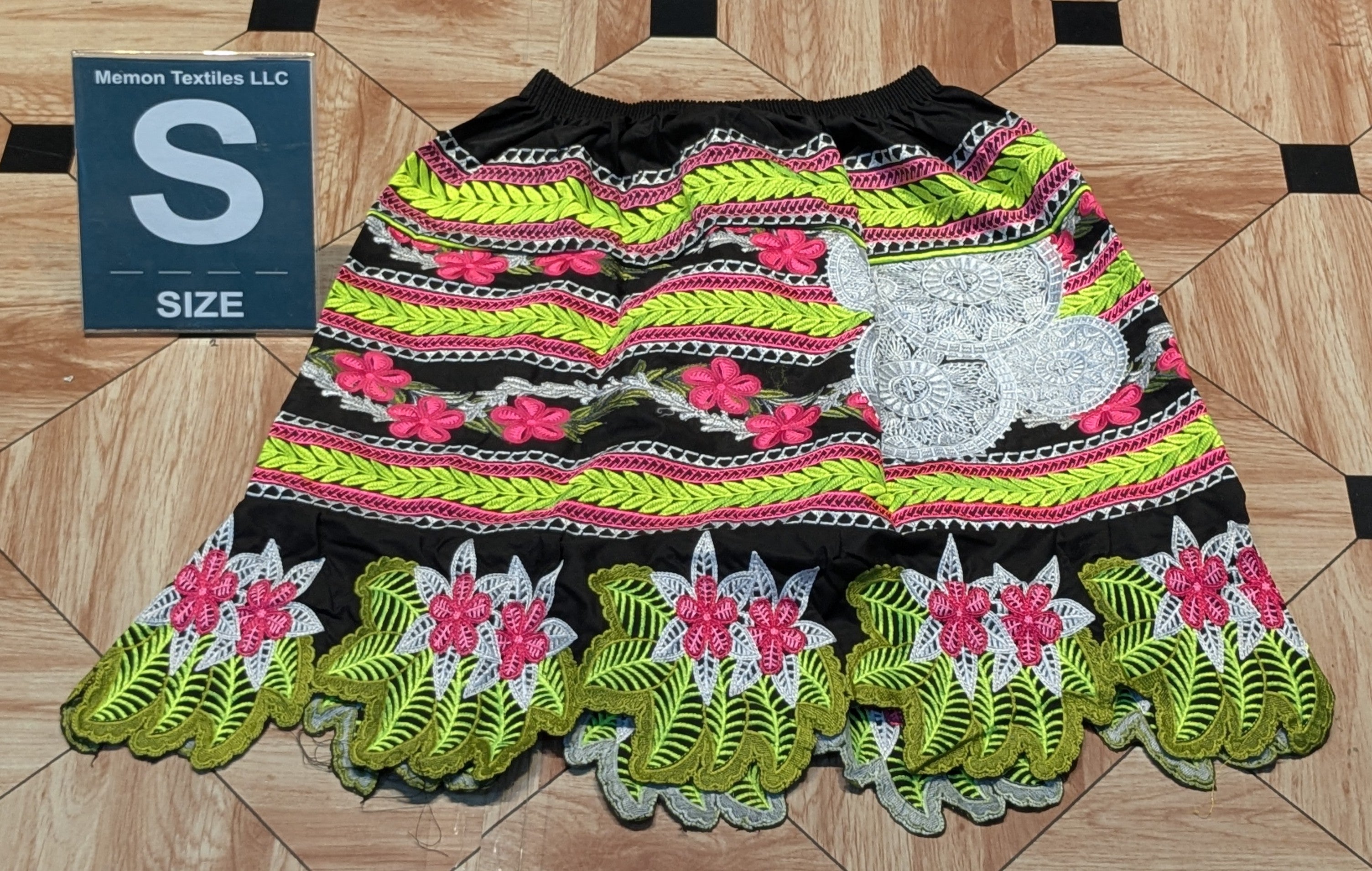Embroidered Island Skirts (Urohs) - S