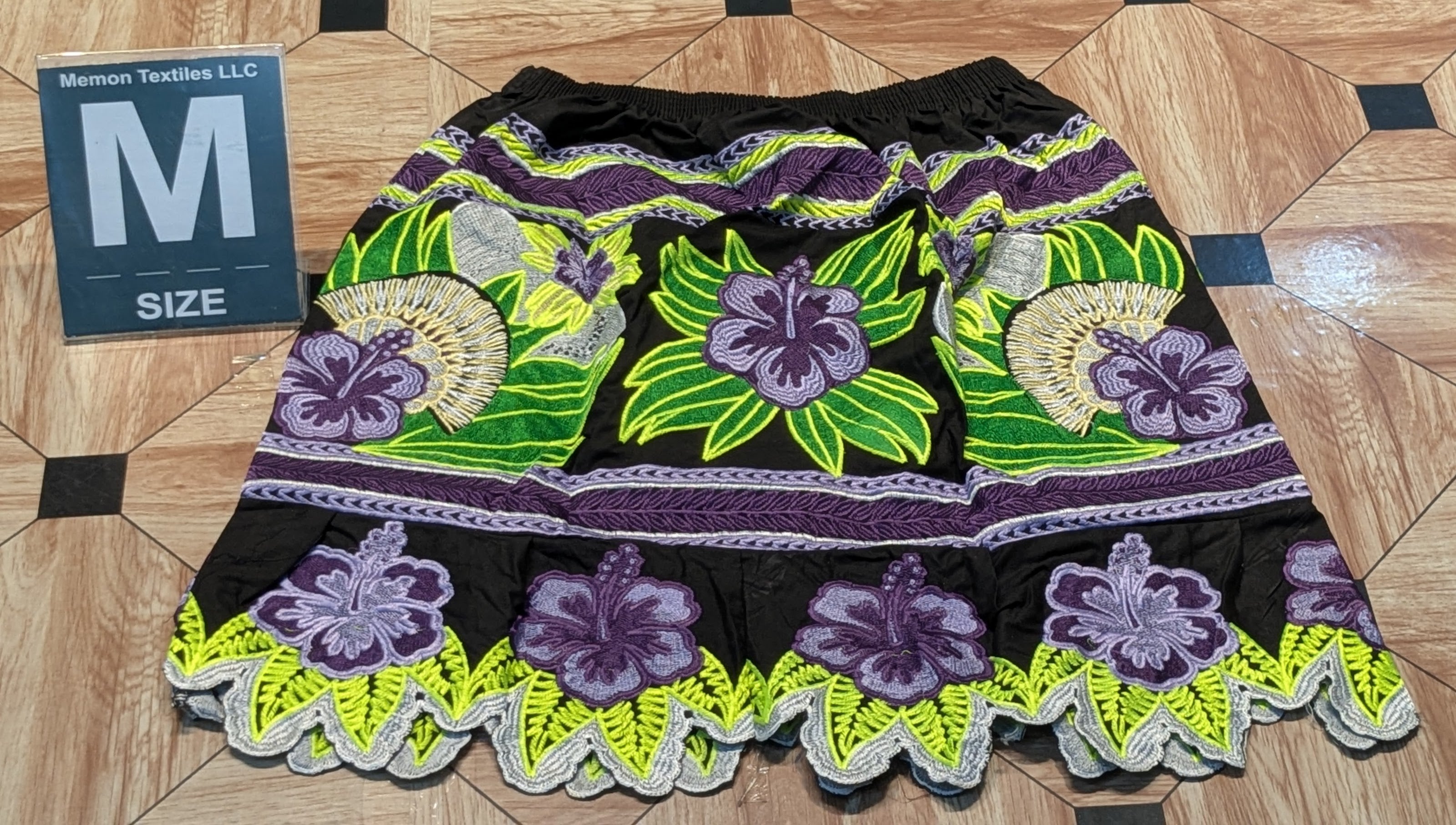 Embroidered Island Skirts (Urohs) - M
