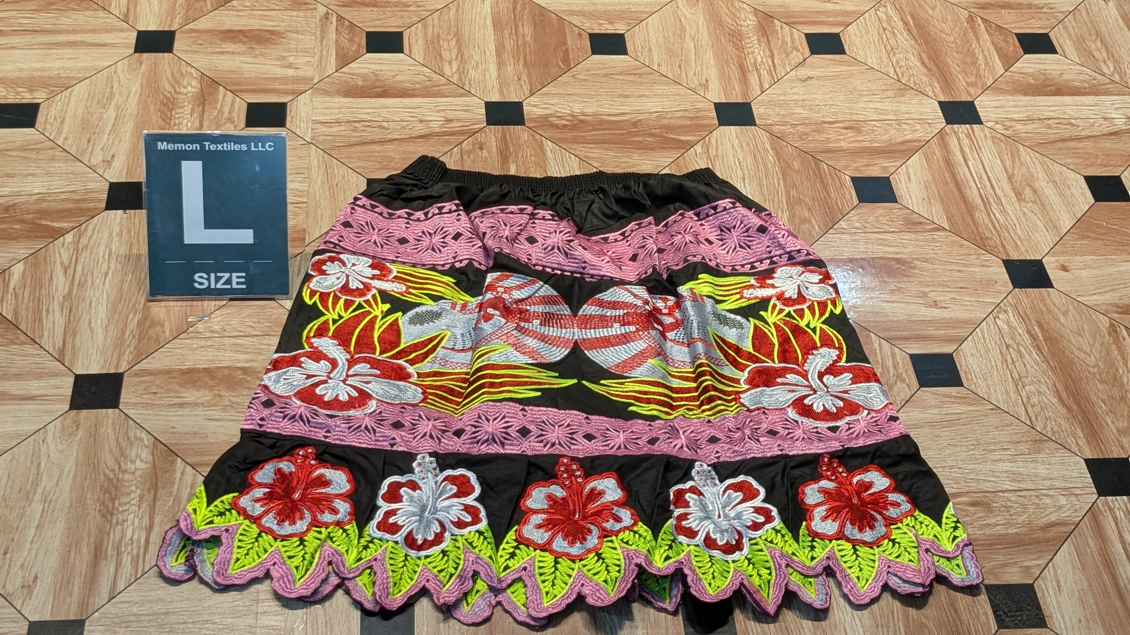 Embroidered Island Skirts (Urohs) - L