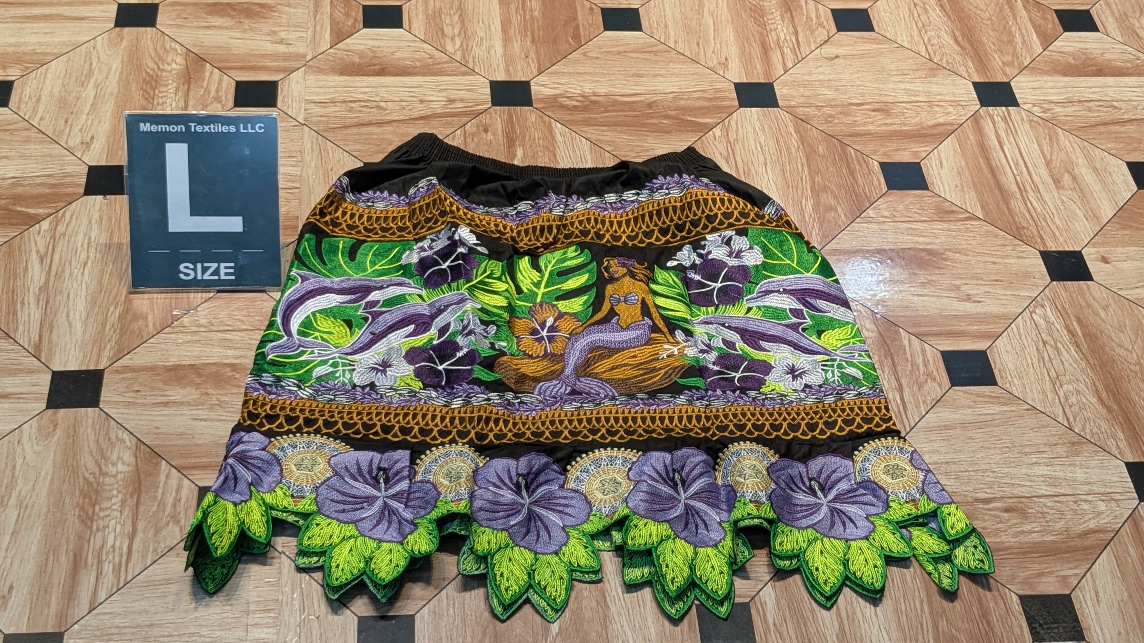 Embroidered Skirt (Island Urohs) - L