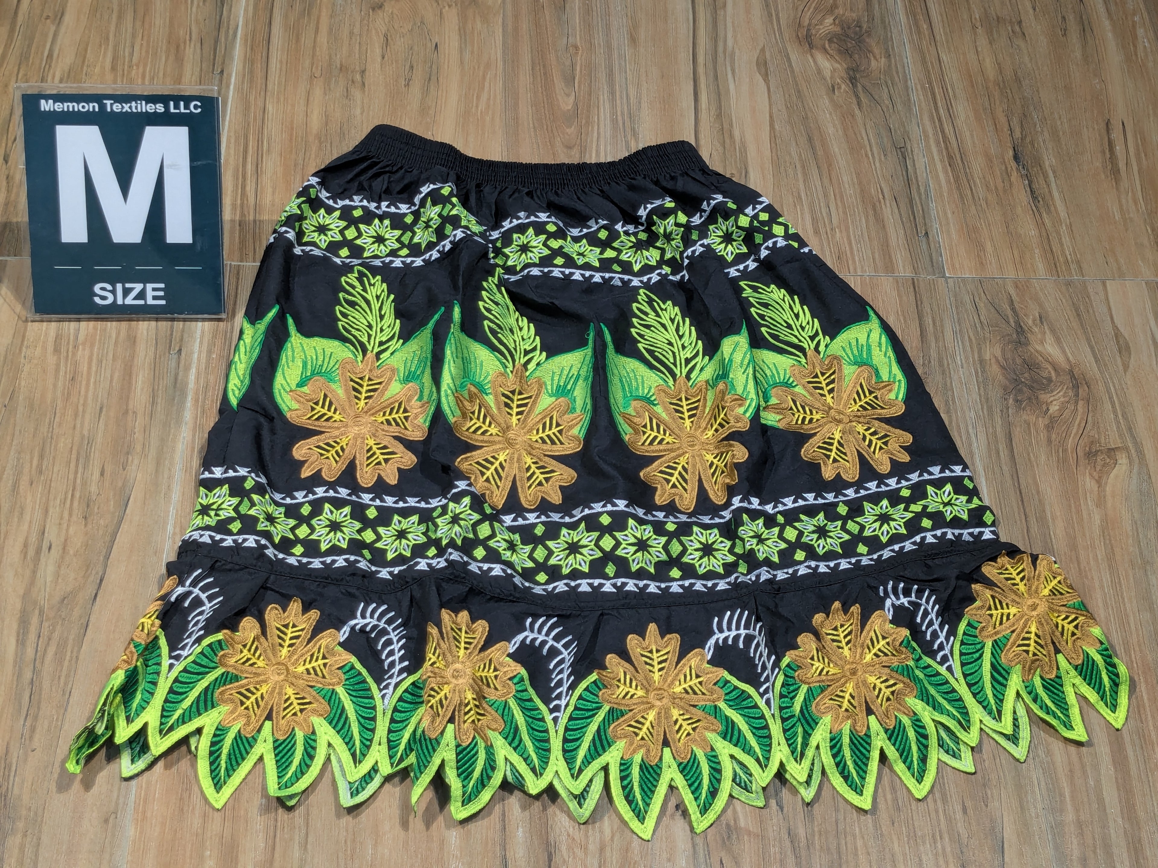 Embroidered Island Skirts (Urohs) - M