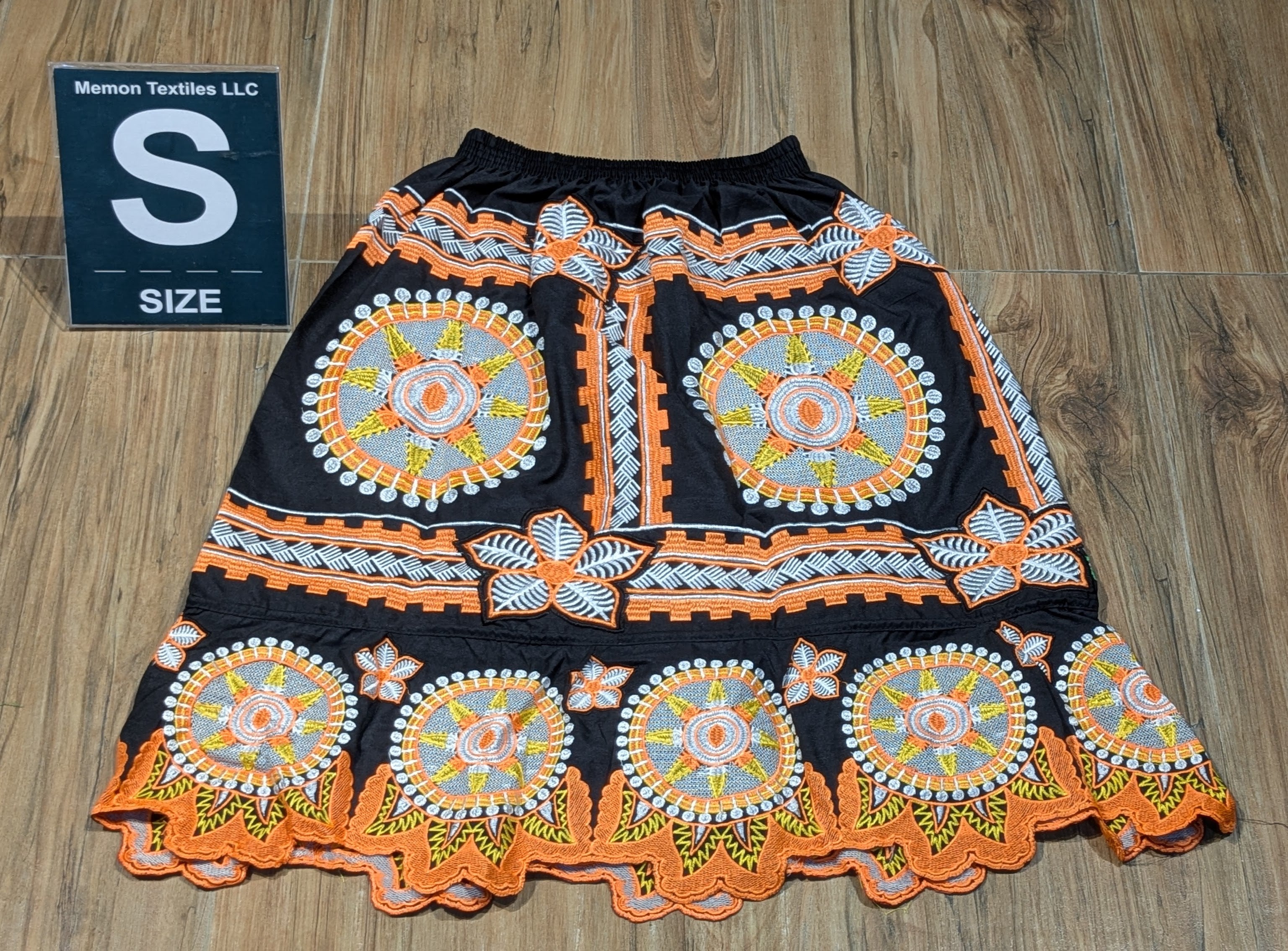Embroidered Island Skirts (Urohs) - S