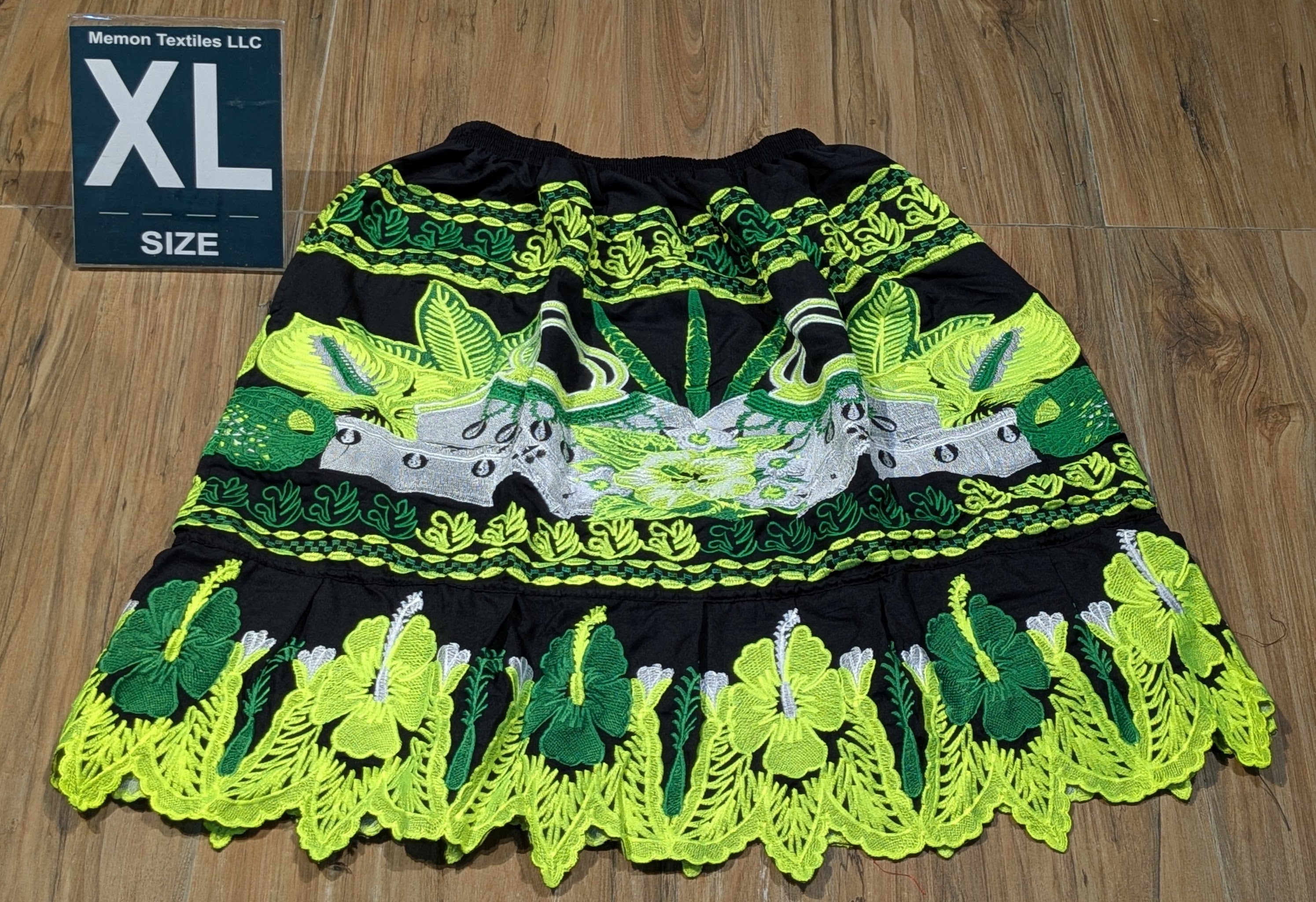 Embroidered Island Skirts (Urohs) - XL
