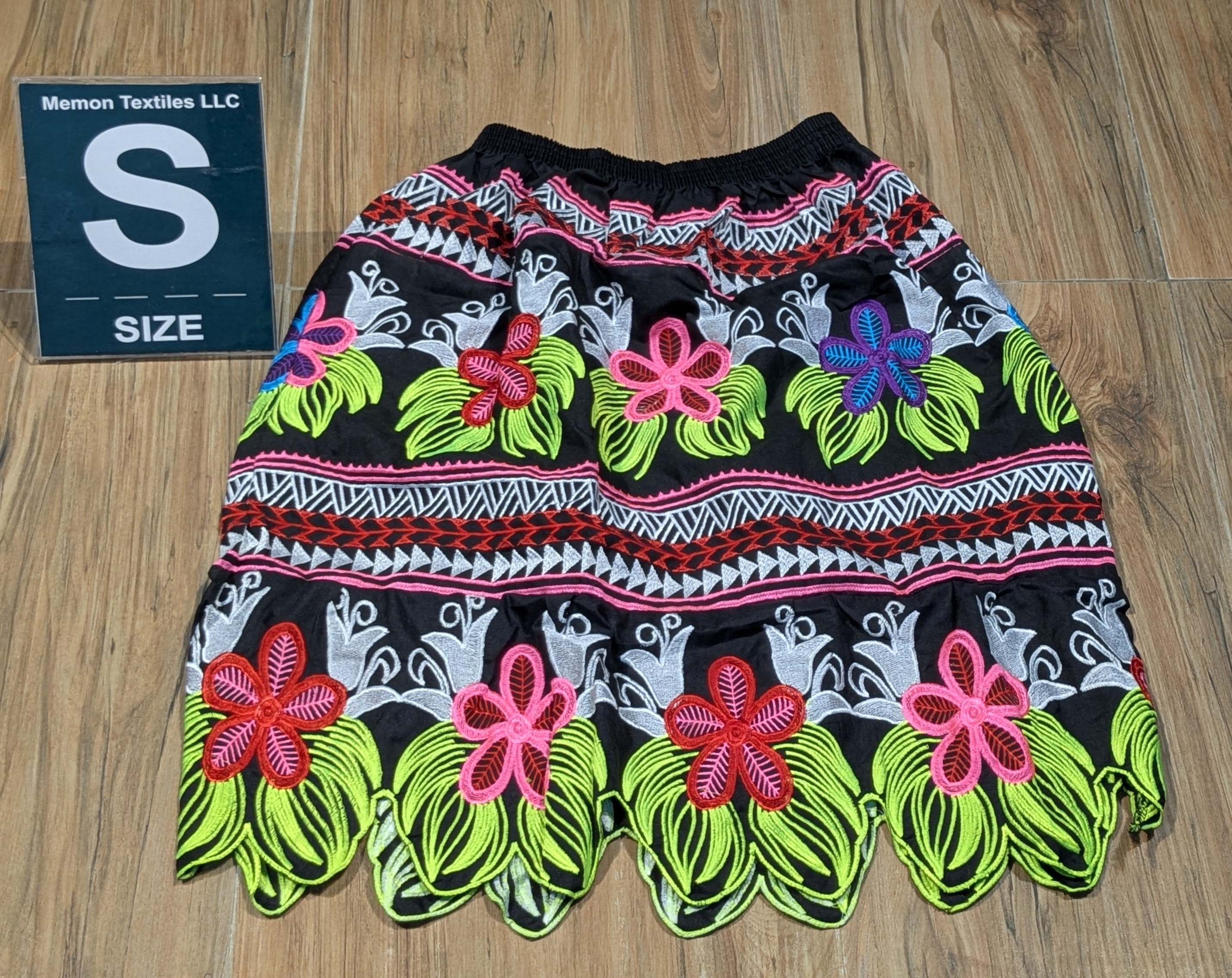 Embroidered Island Skirts (Urohs) - S