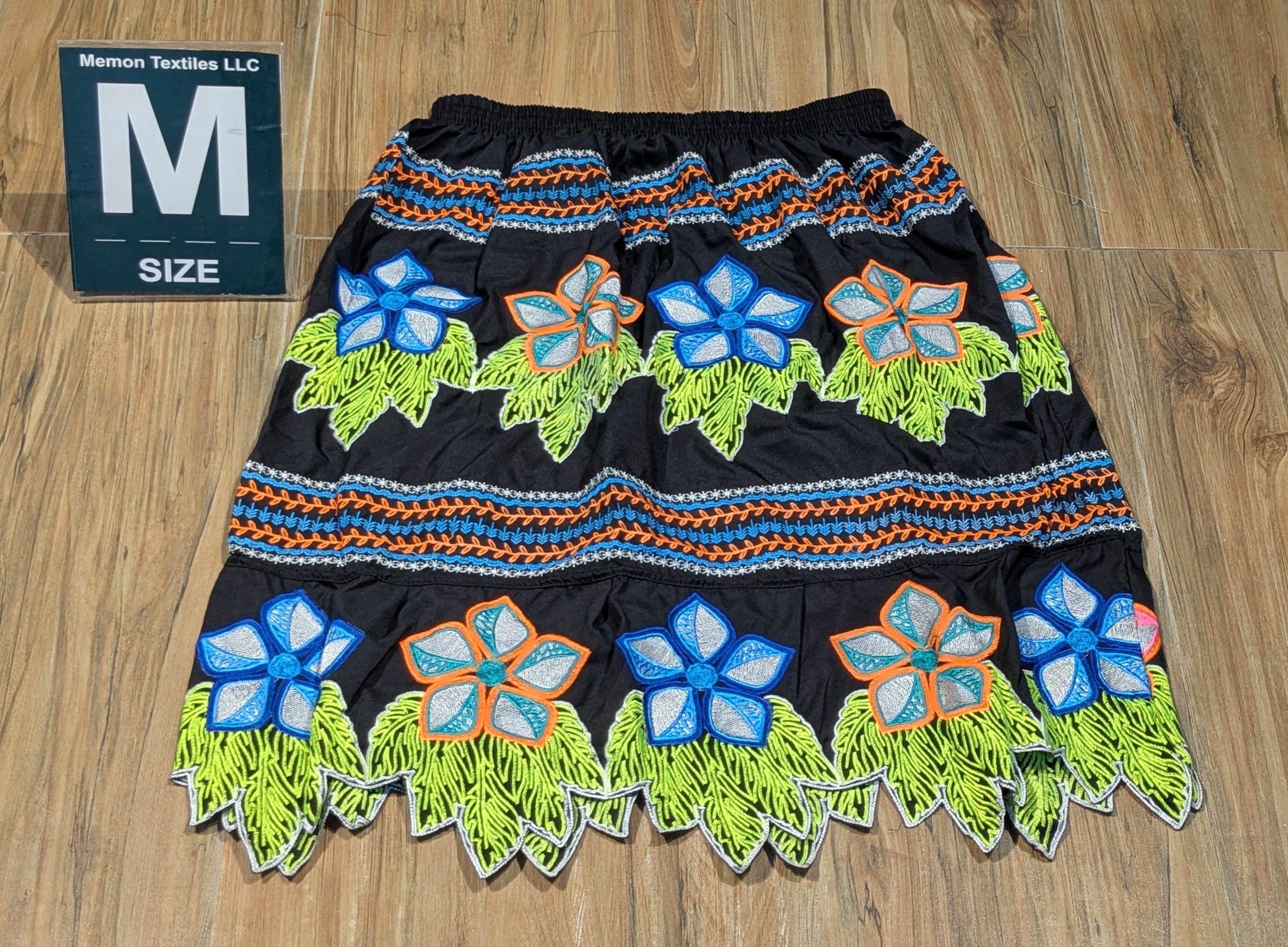 Embroidered Island Skirts (Urohs) - M