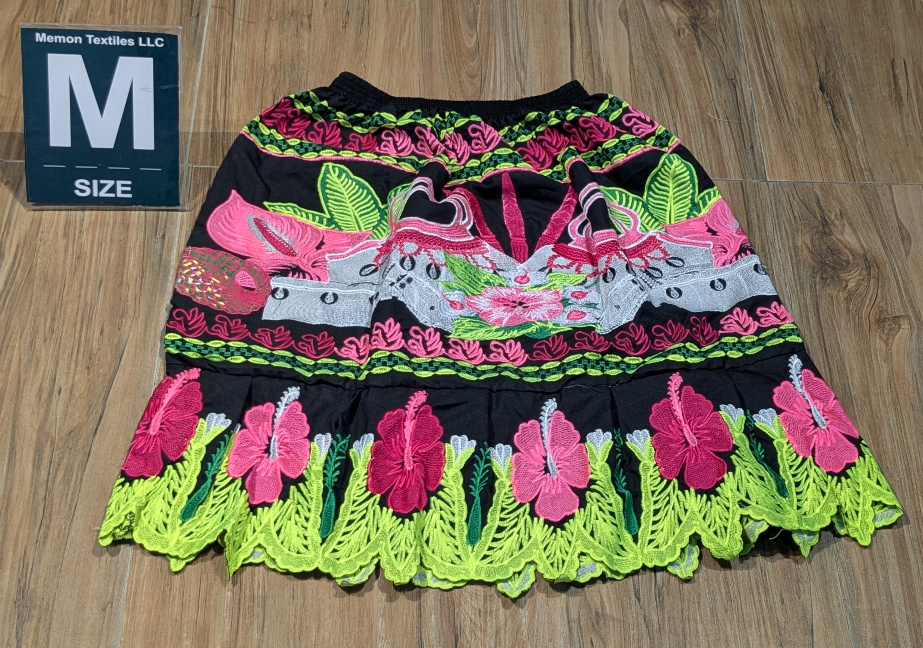 Embroidered Island Skirts (Urohs) - M