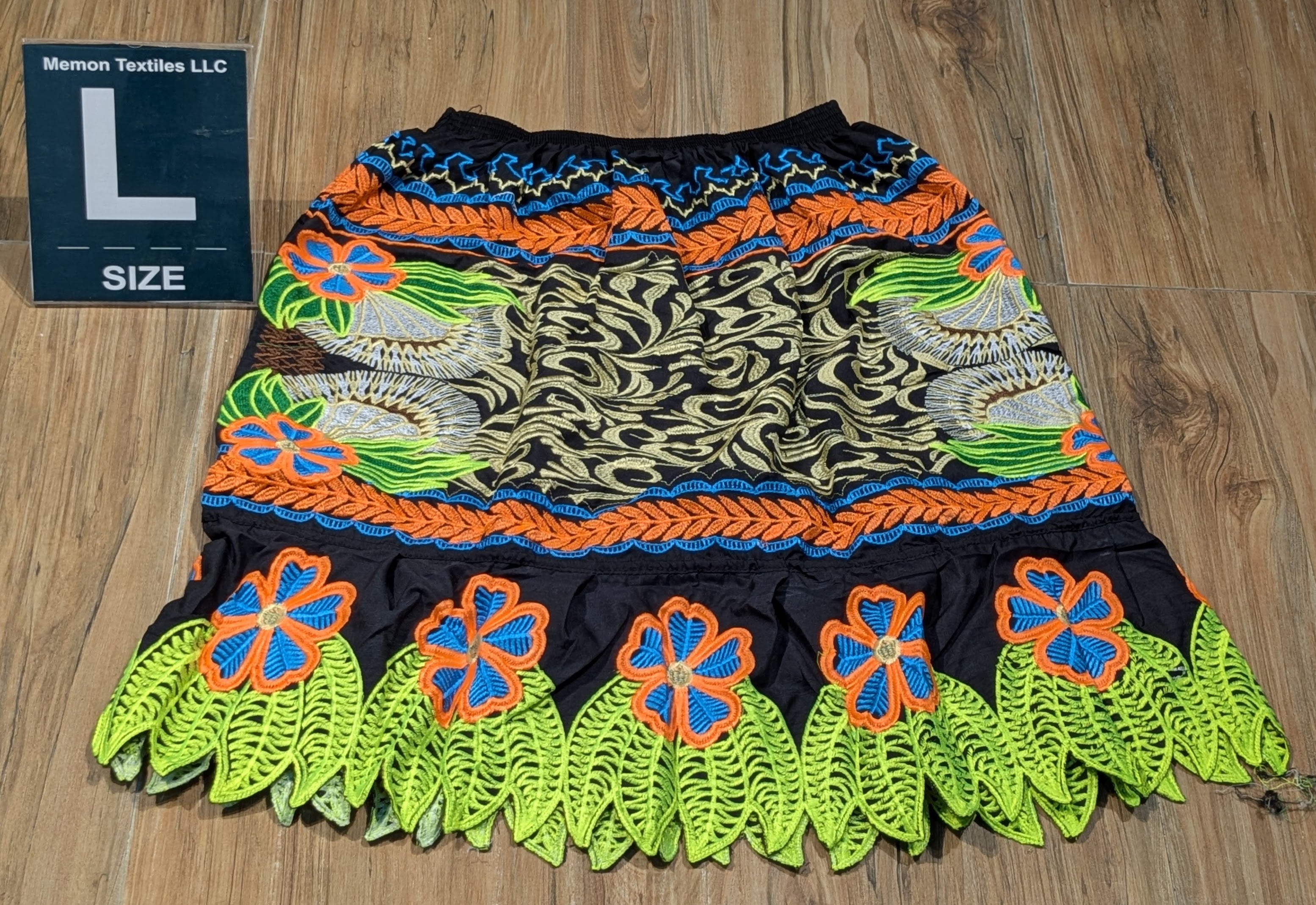 Embroidered Island Skirts (Urohs) - L