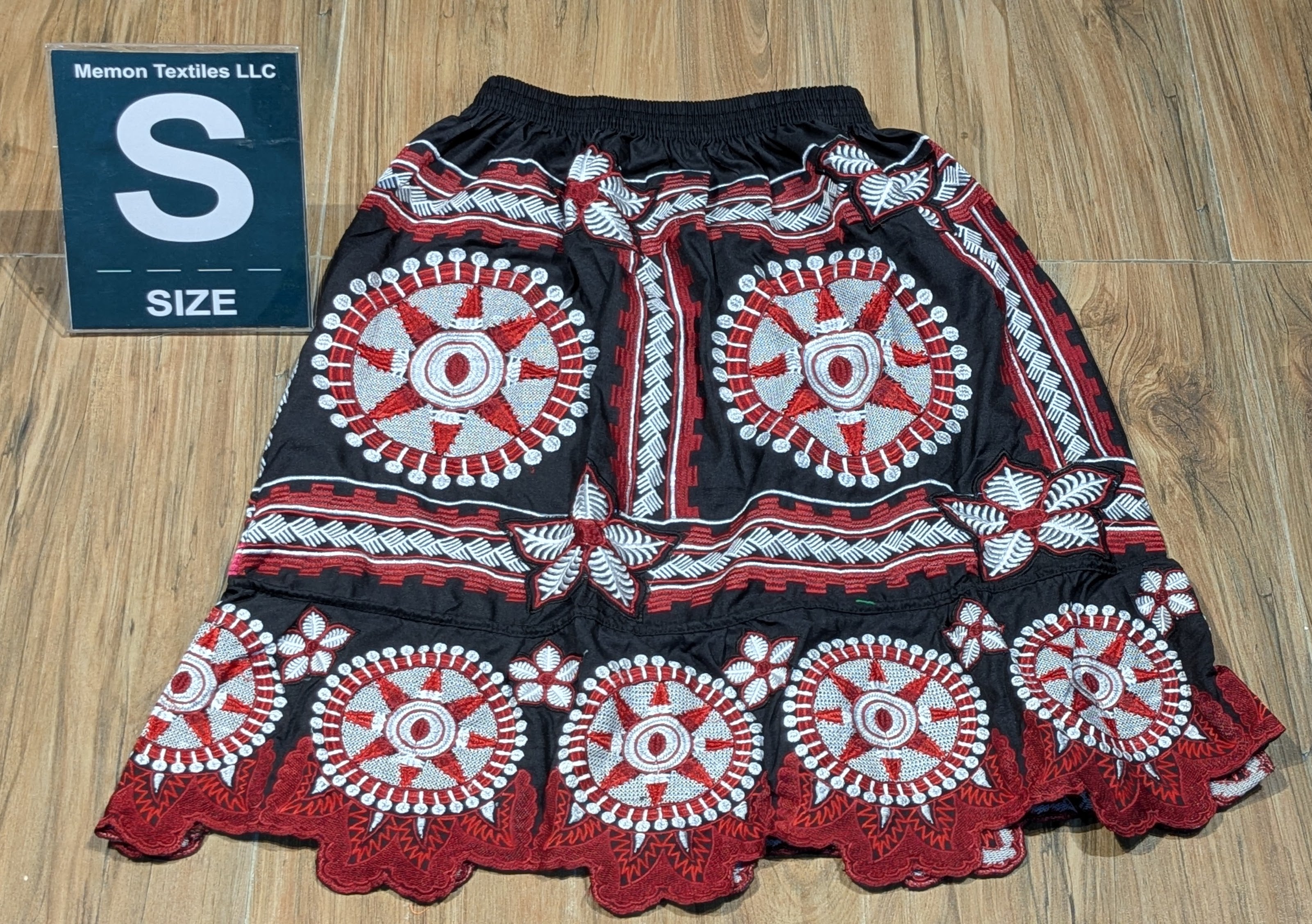 Embroidered Island Skirts (Urohs) - S