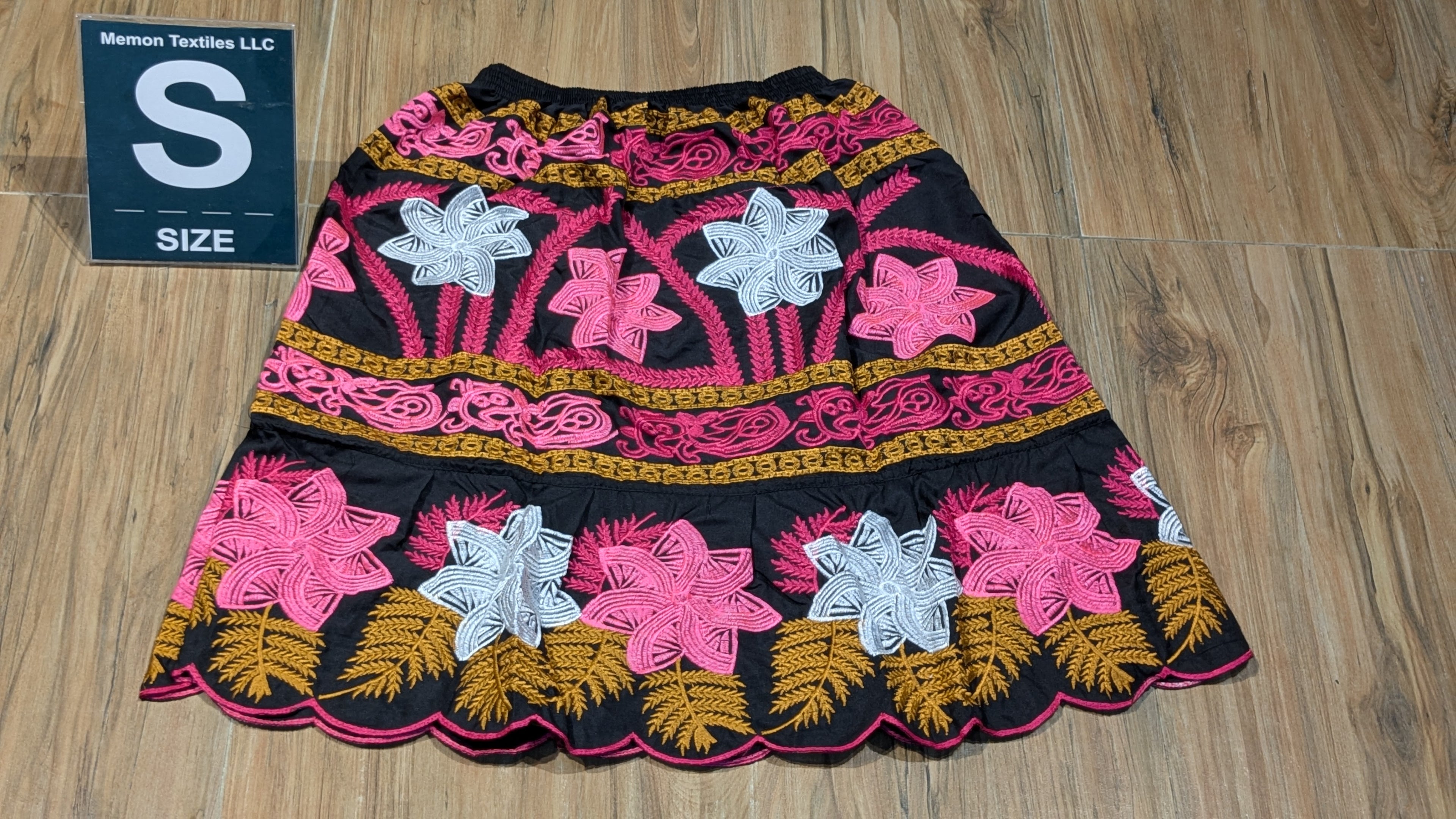 Embroidered Island Skirts (Urohs) - S