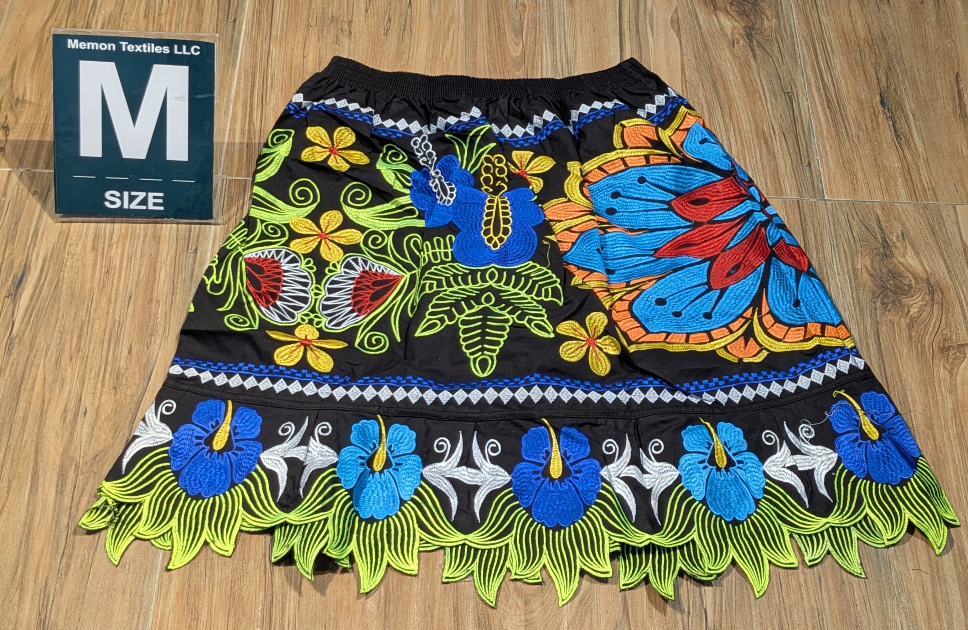 Embroidered Island Skirts (Urohs) - M