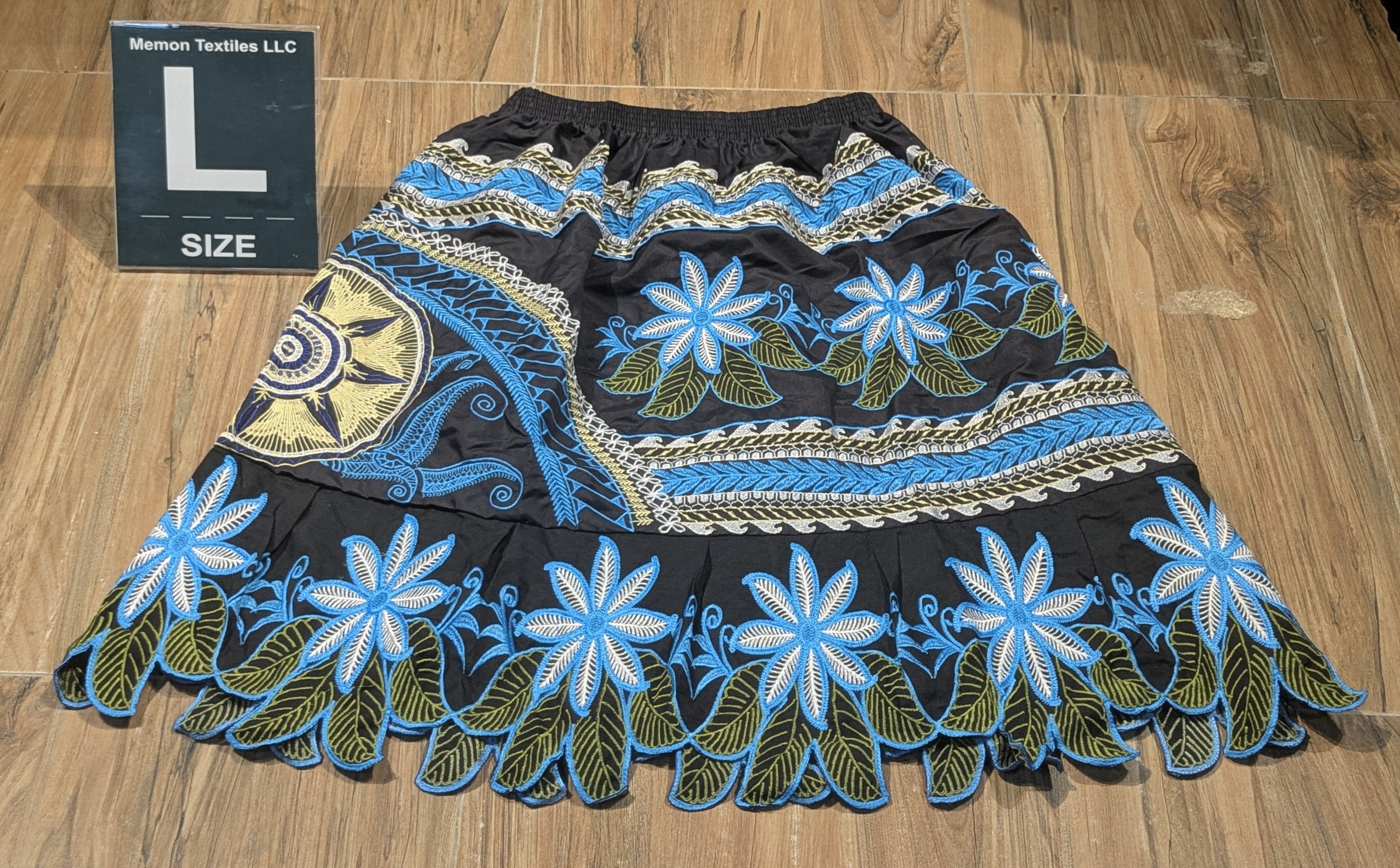 Floral Embroidered Island Skirts (Urohs) - L