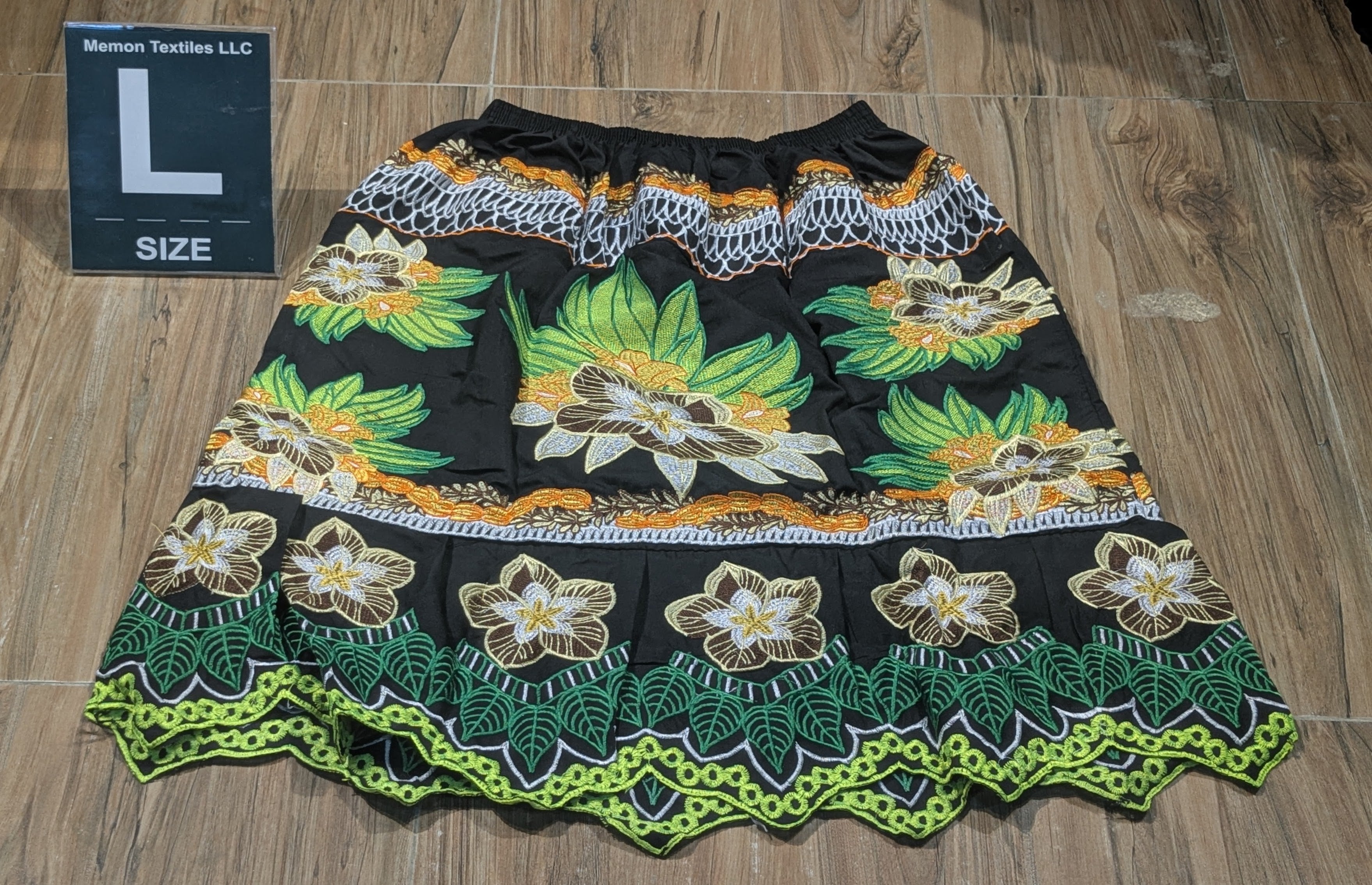 Floral Embroidered Island Skirts (Urohs) - L