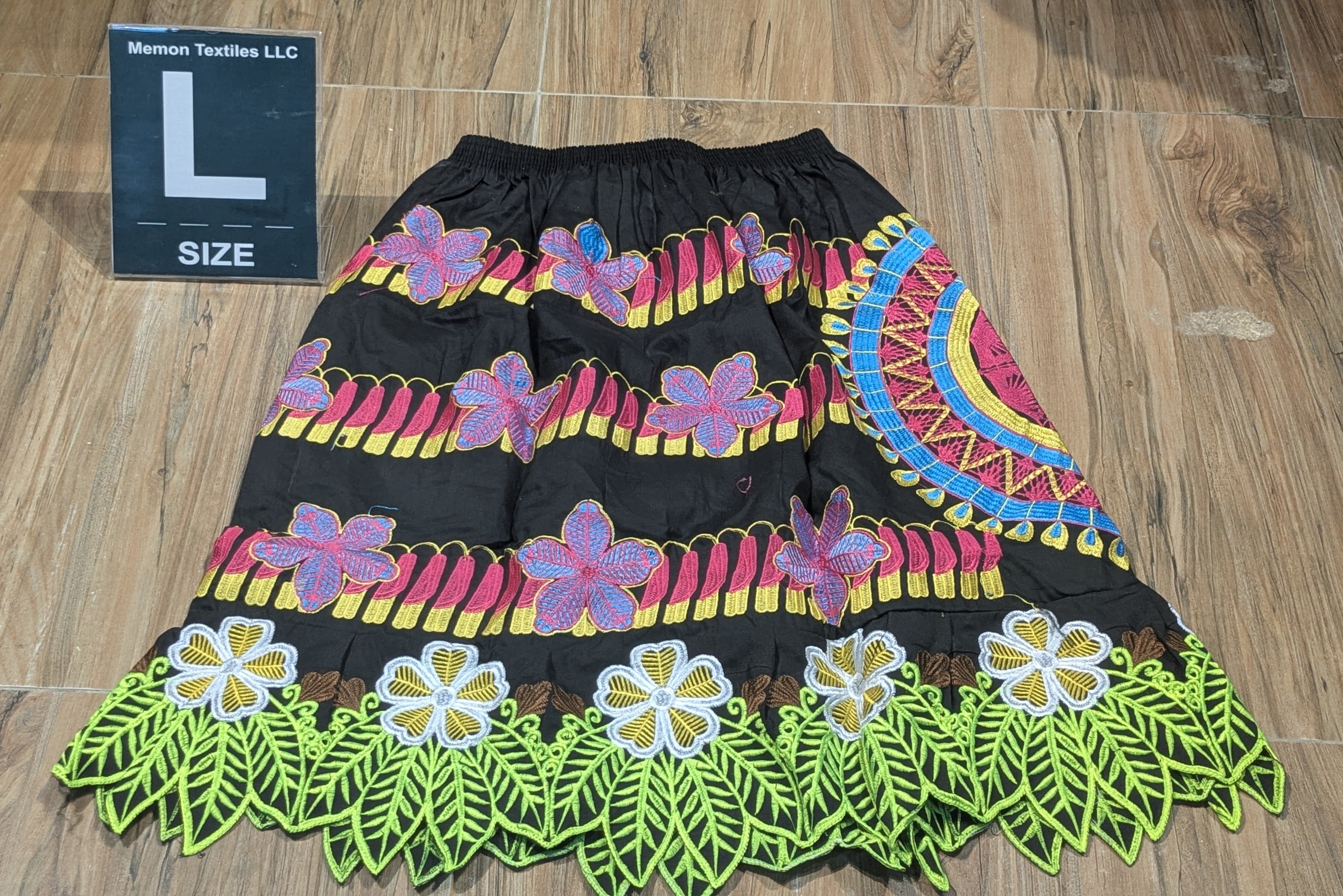 Floral Embroidered Island Skirts (Urohs) - L