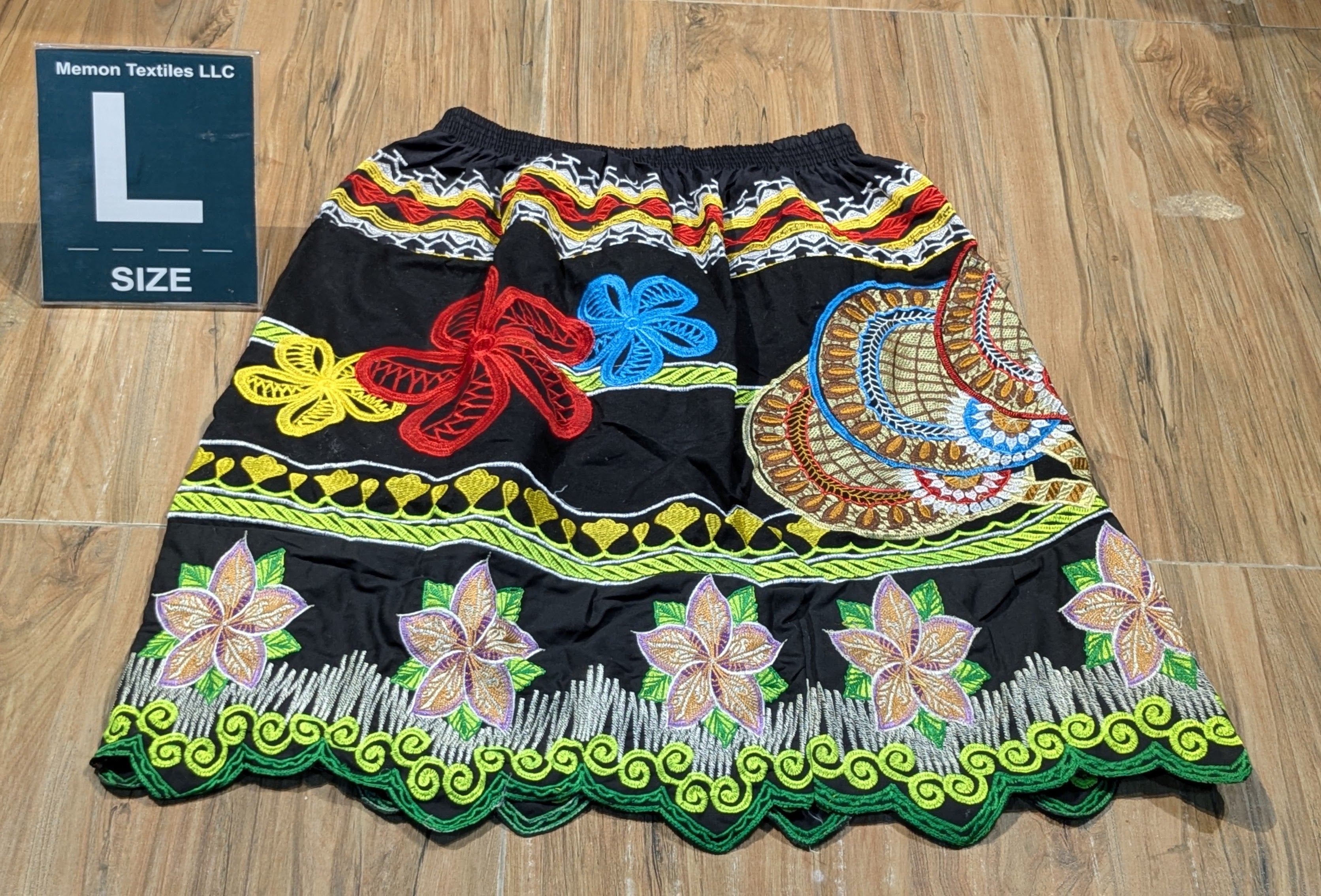 Floral Embroidered Island Skirts (Urohs) - L