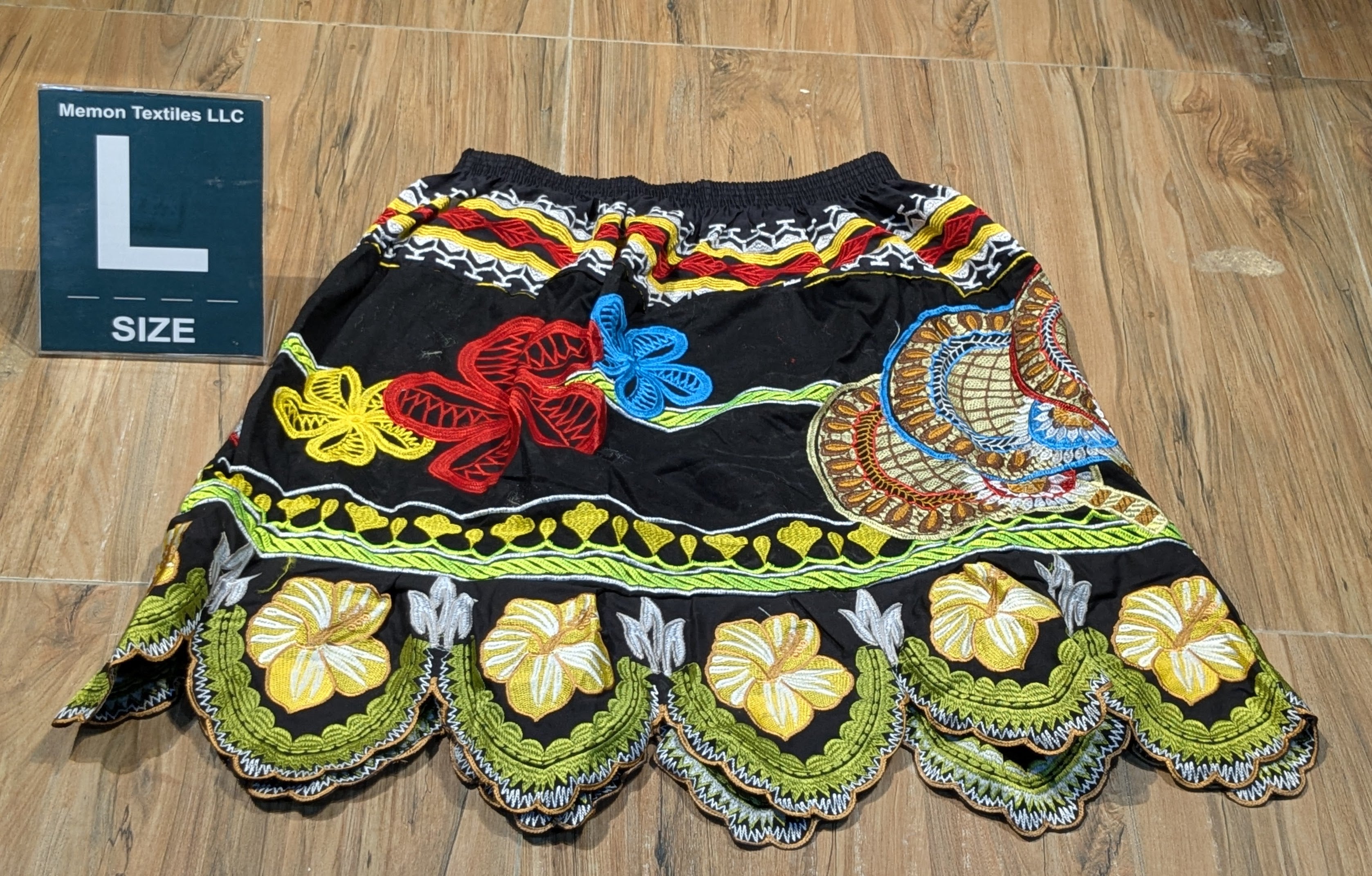 Floral Embroidered Island Skirts (Urohs) - L
