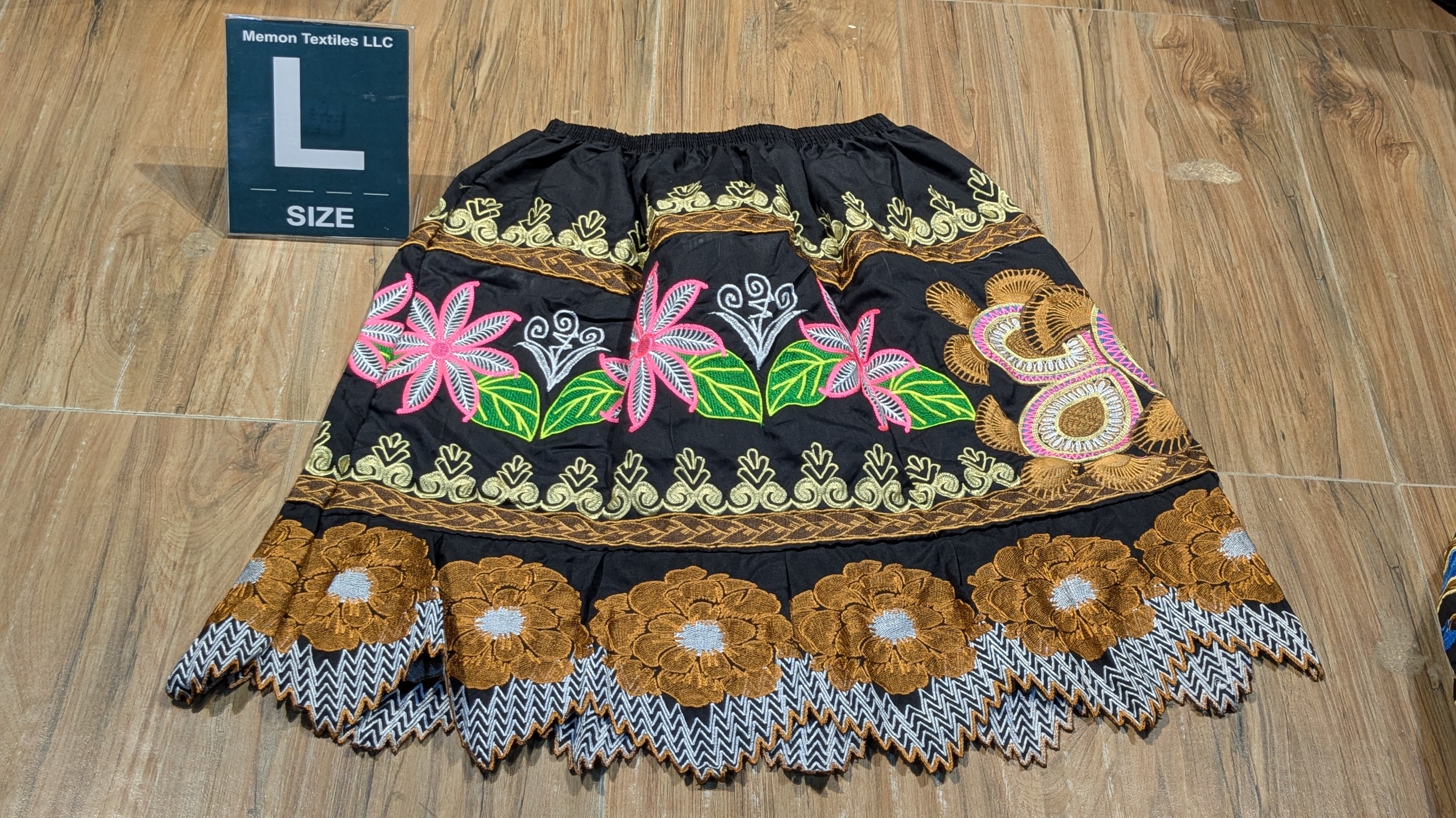 Floral Embroidered Island Skirts (Urohs) - L