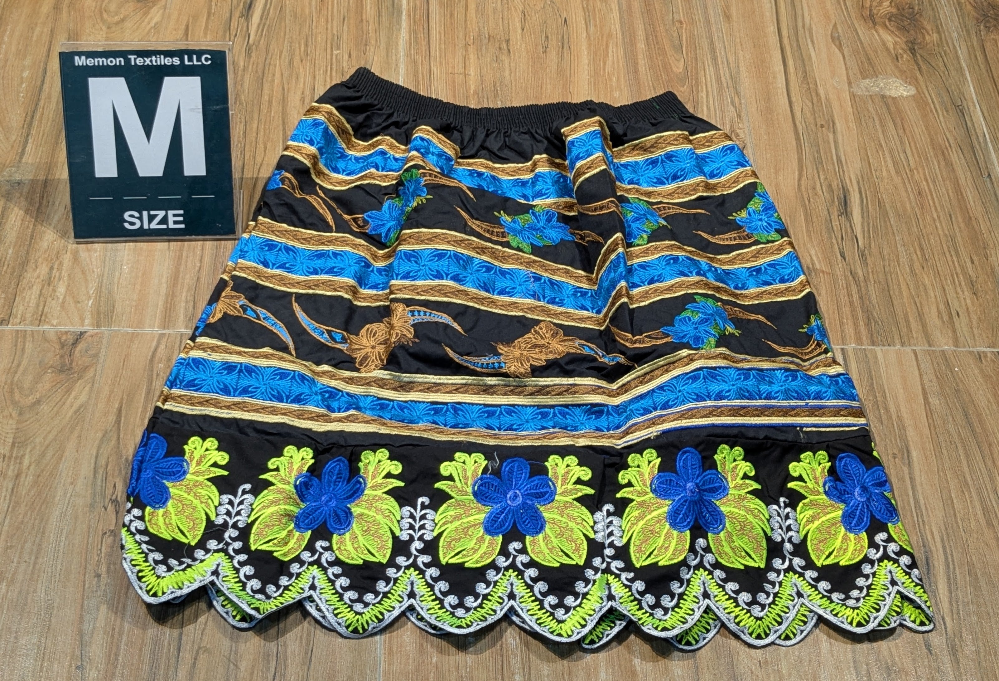 Floral Embroidered Island Skirts (Urohs) - M