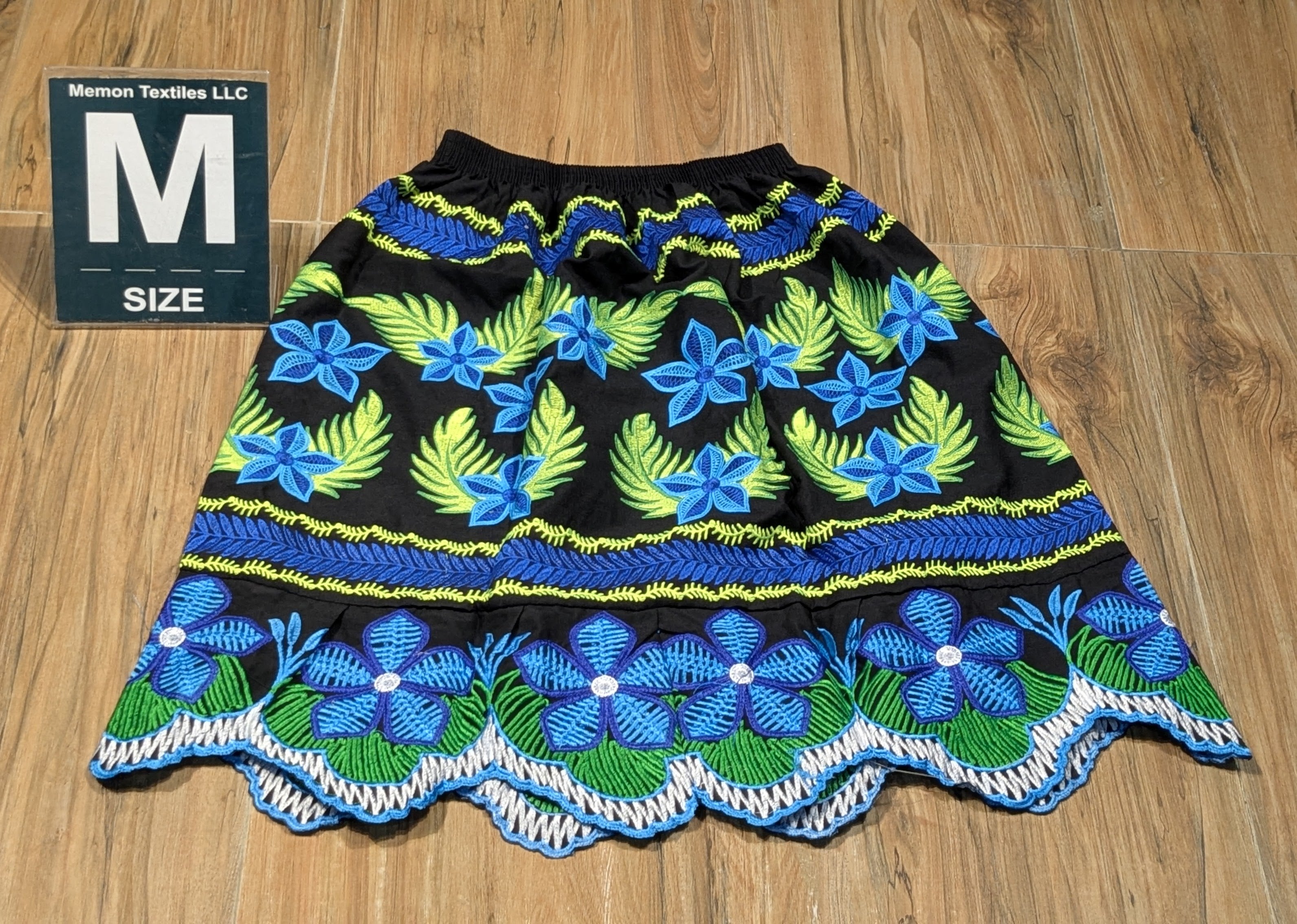 Floral Embroidered Island Skirts (Urohs) - M