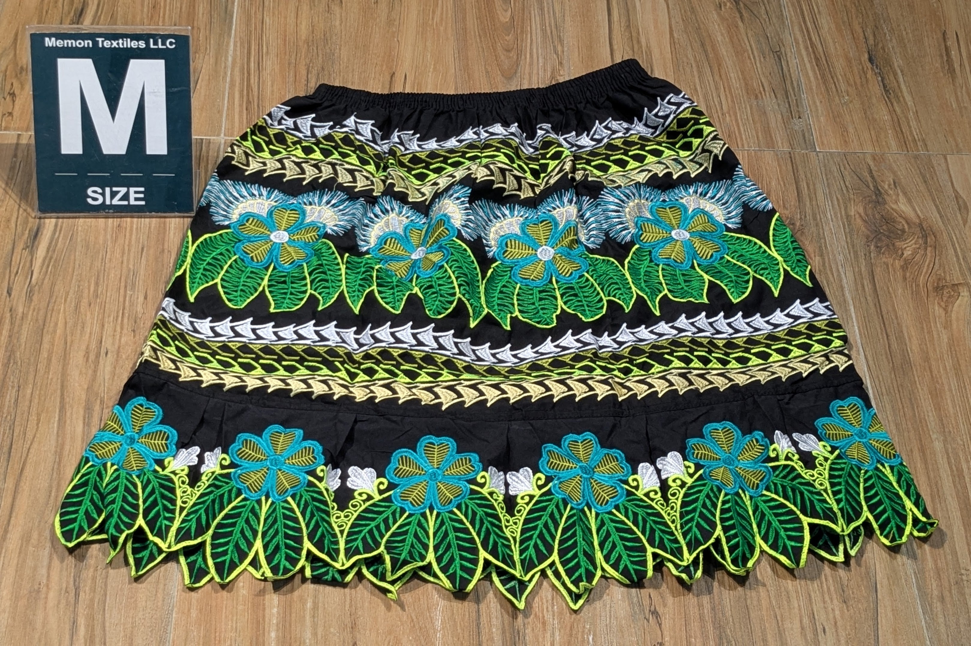 Floral Embroidered Island Skirts (Urohs) - M