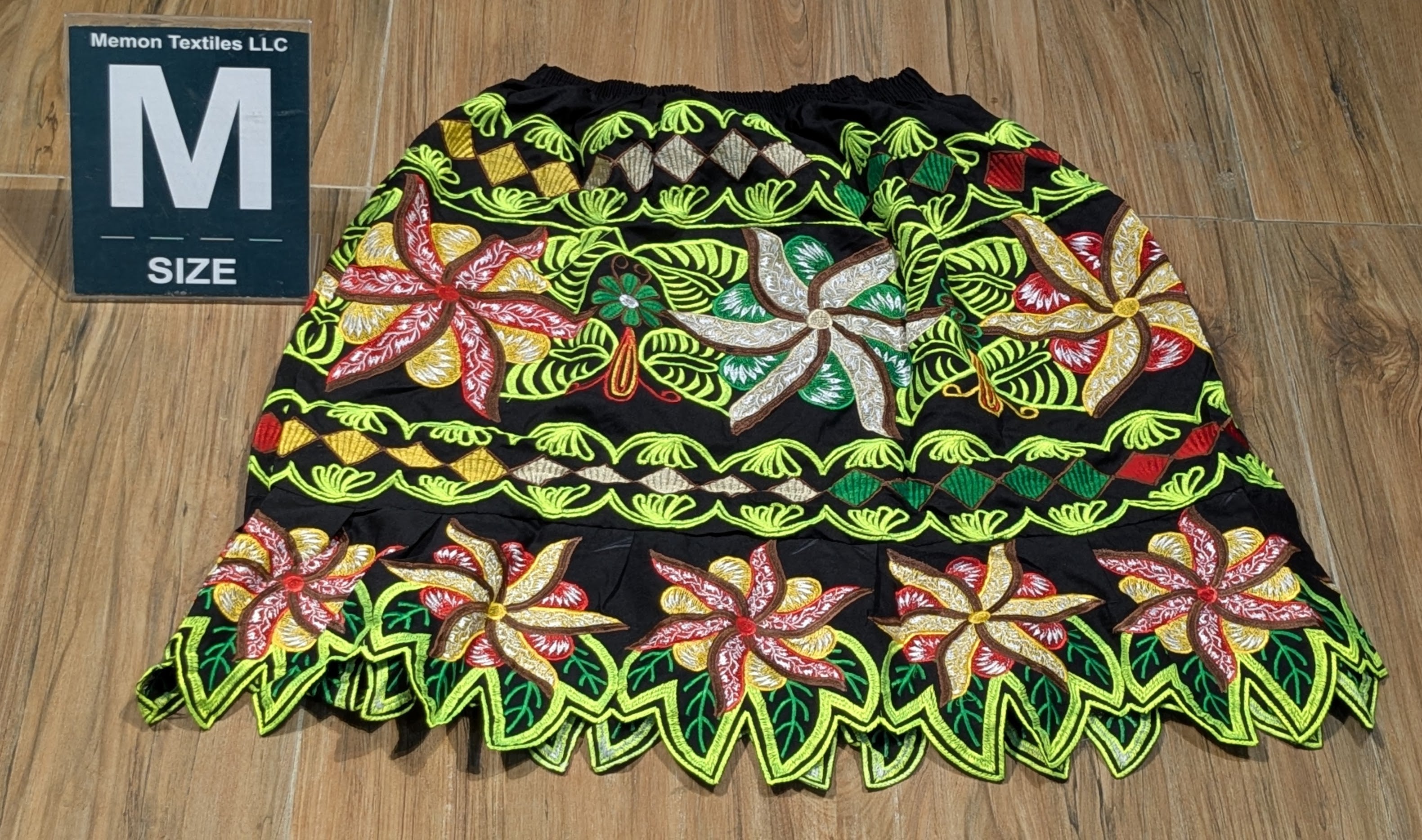 Floral Embroidered Island Skirts (Urohs) - M