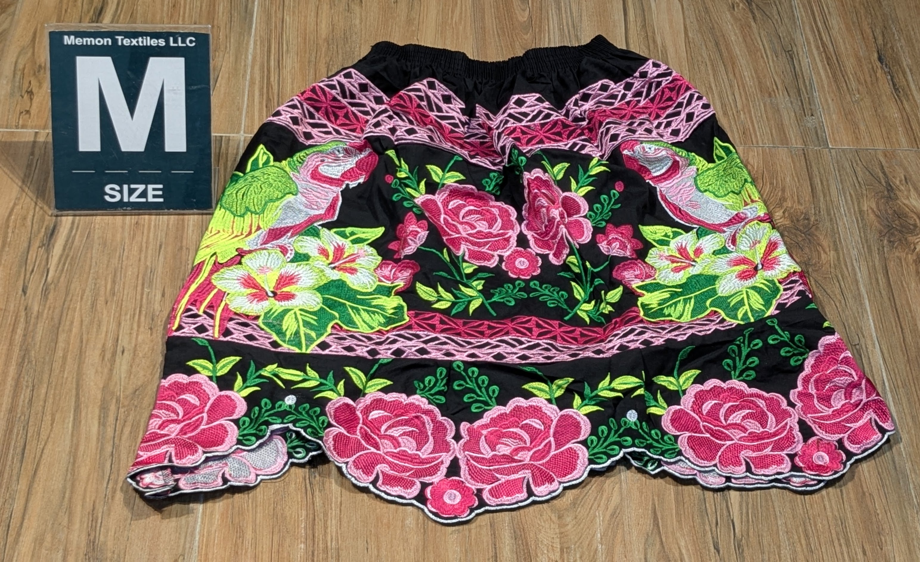 Floral Embroidered Island Skirts (Urohs) - M