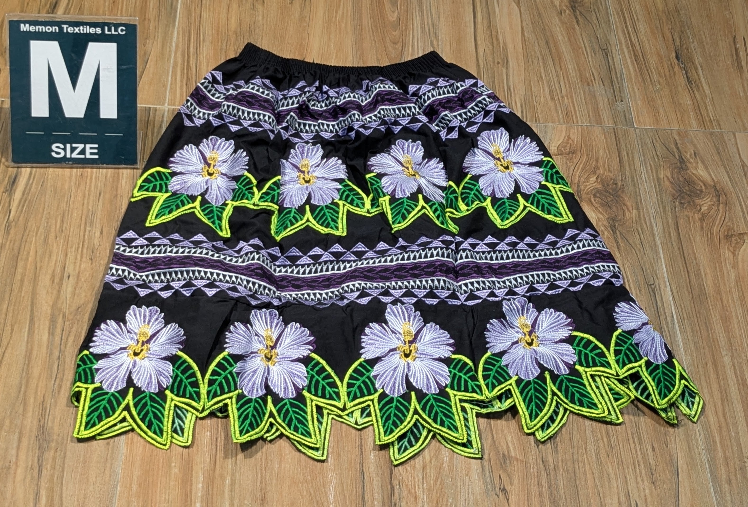 Floral Embroidered Island Skirts (Urohs) - M
