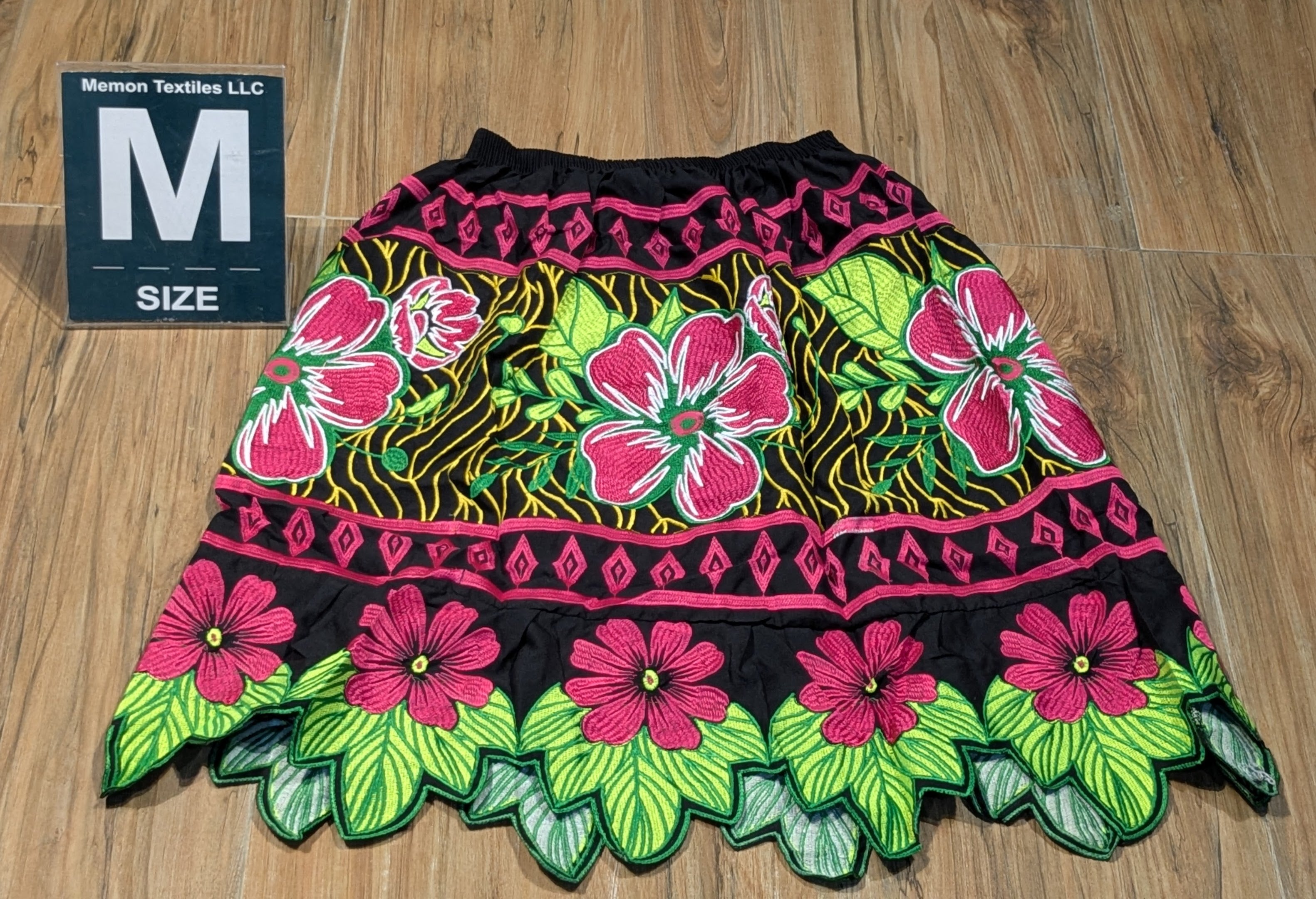 Floral Embroidered Island Skirts (Urohs) - M