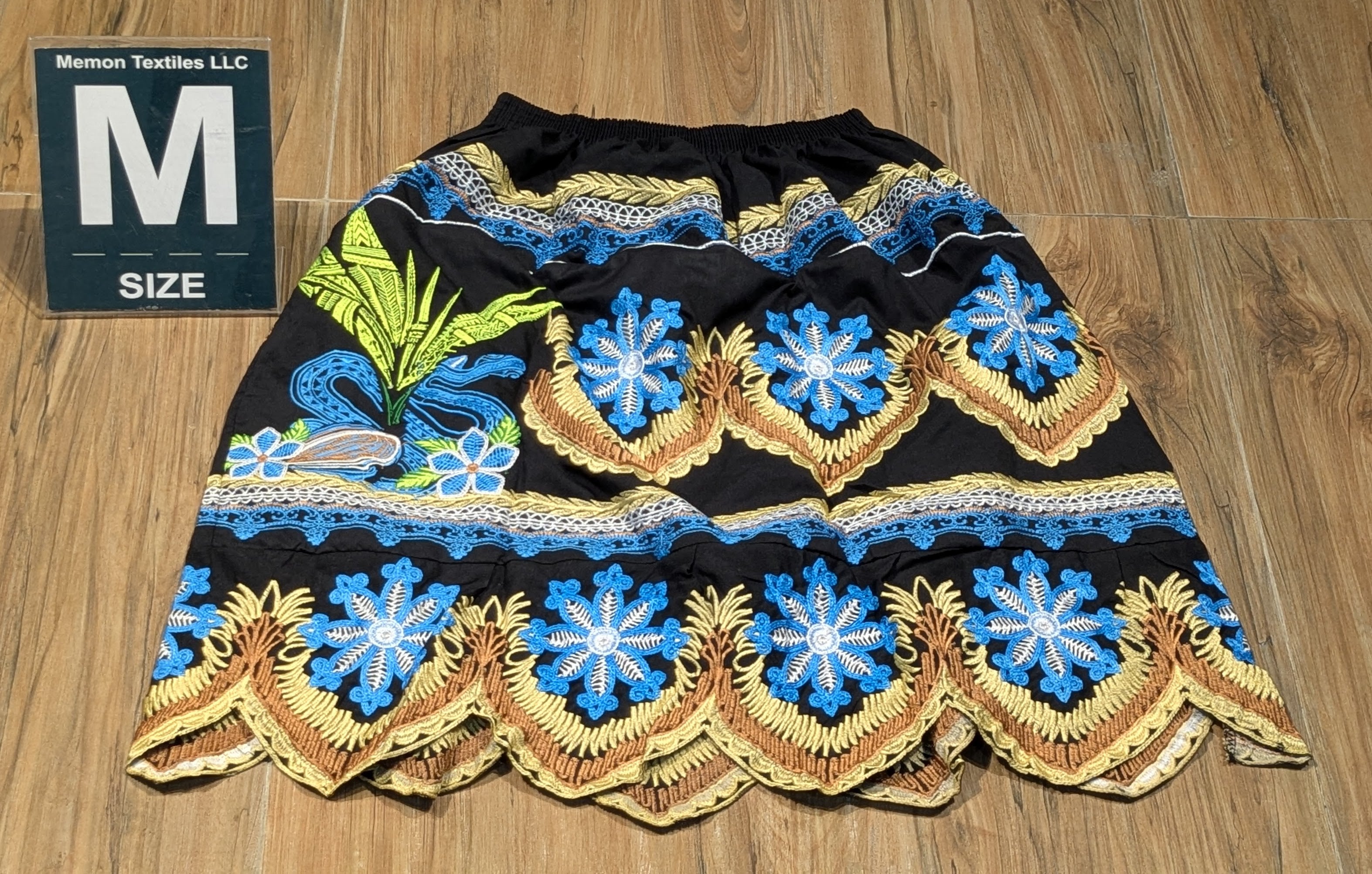 Floral Embroidered Island Skirts (Urohs) - M