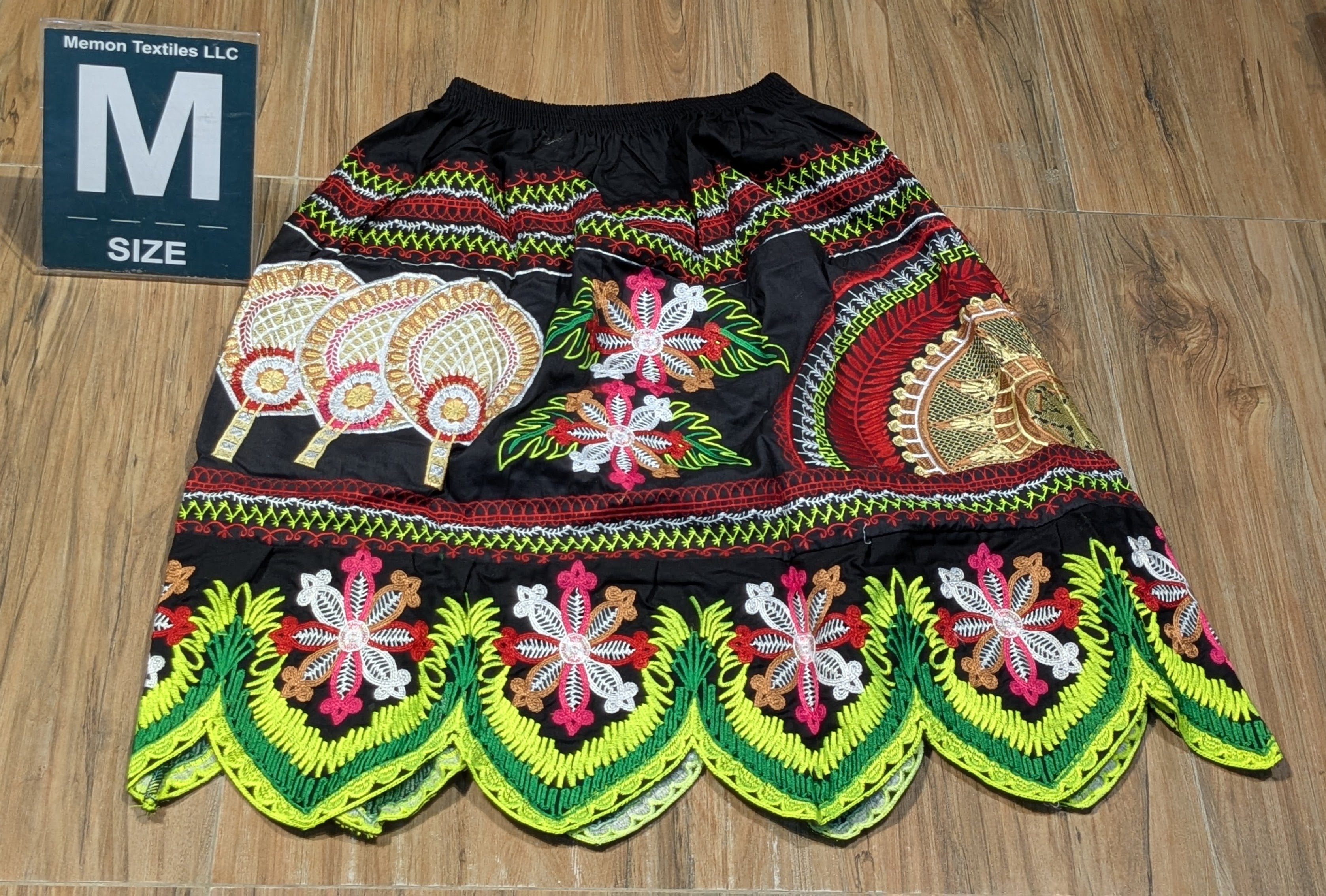 Floral Embroidered Island Skirts (Urohs) - M