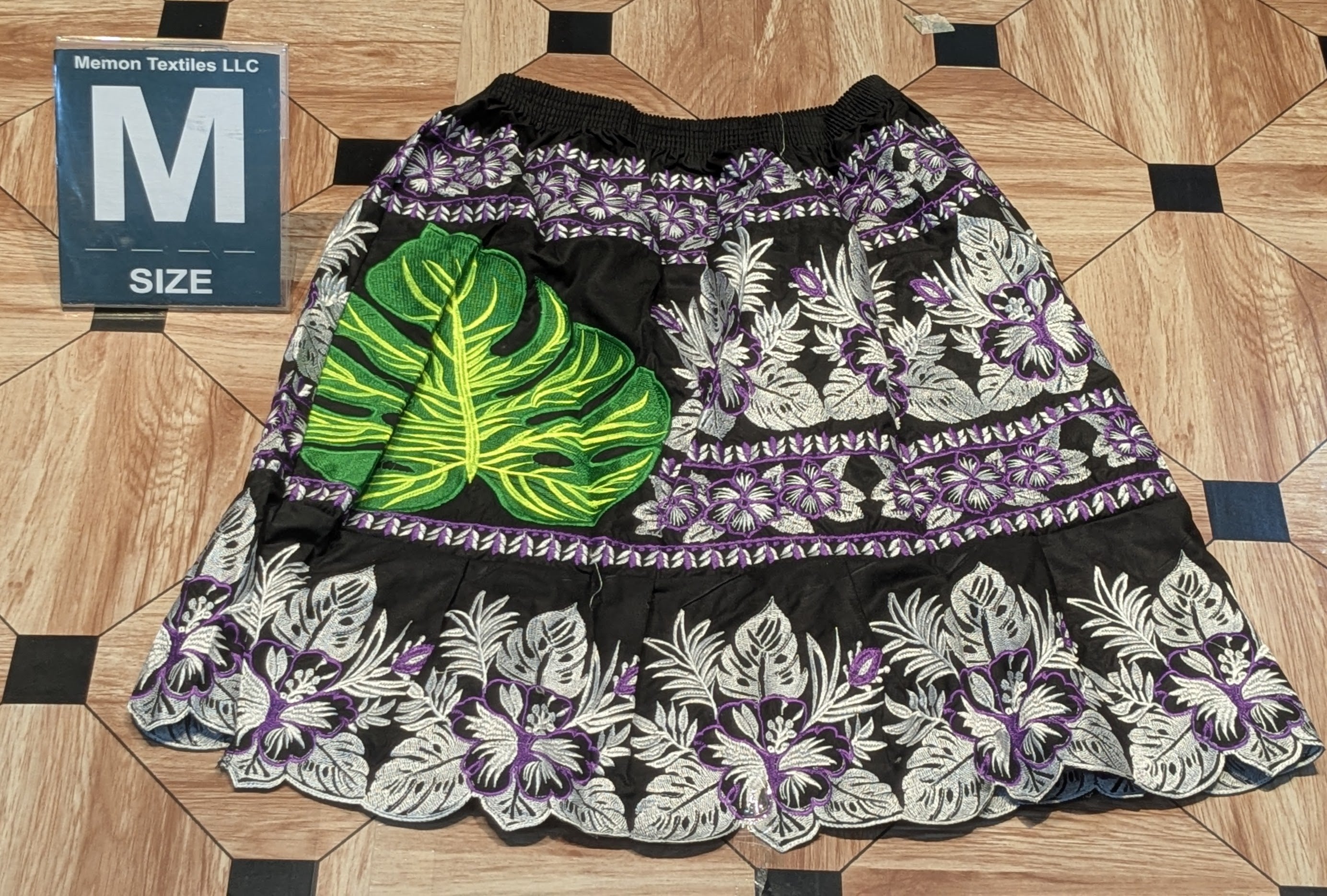 Floral Embroidered Island Skirts (Urohs) - M