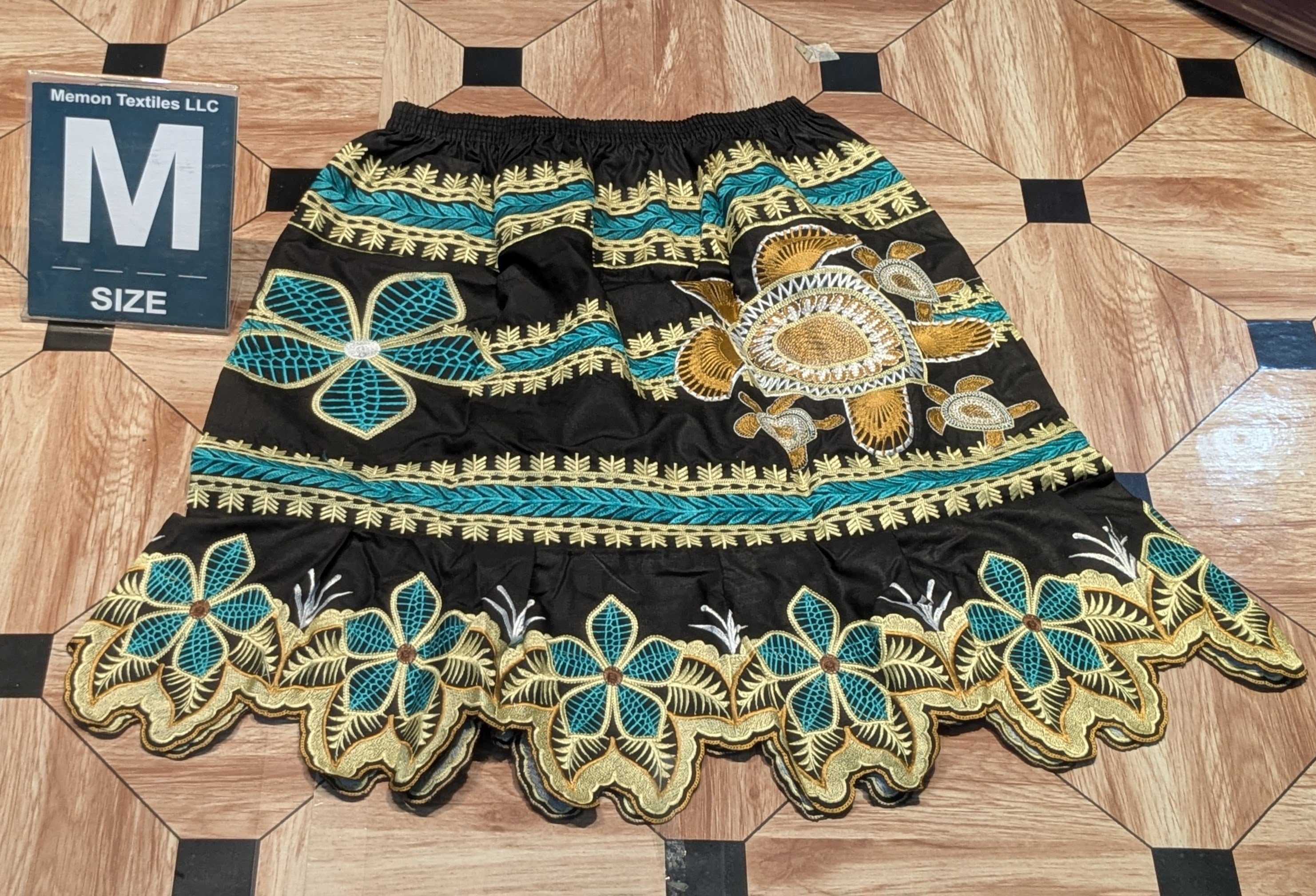 Floral Embroidered Island Skirts (Urohs) - M