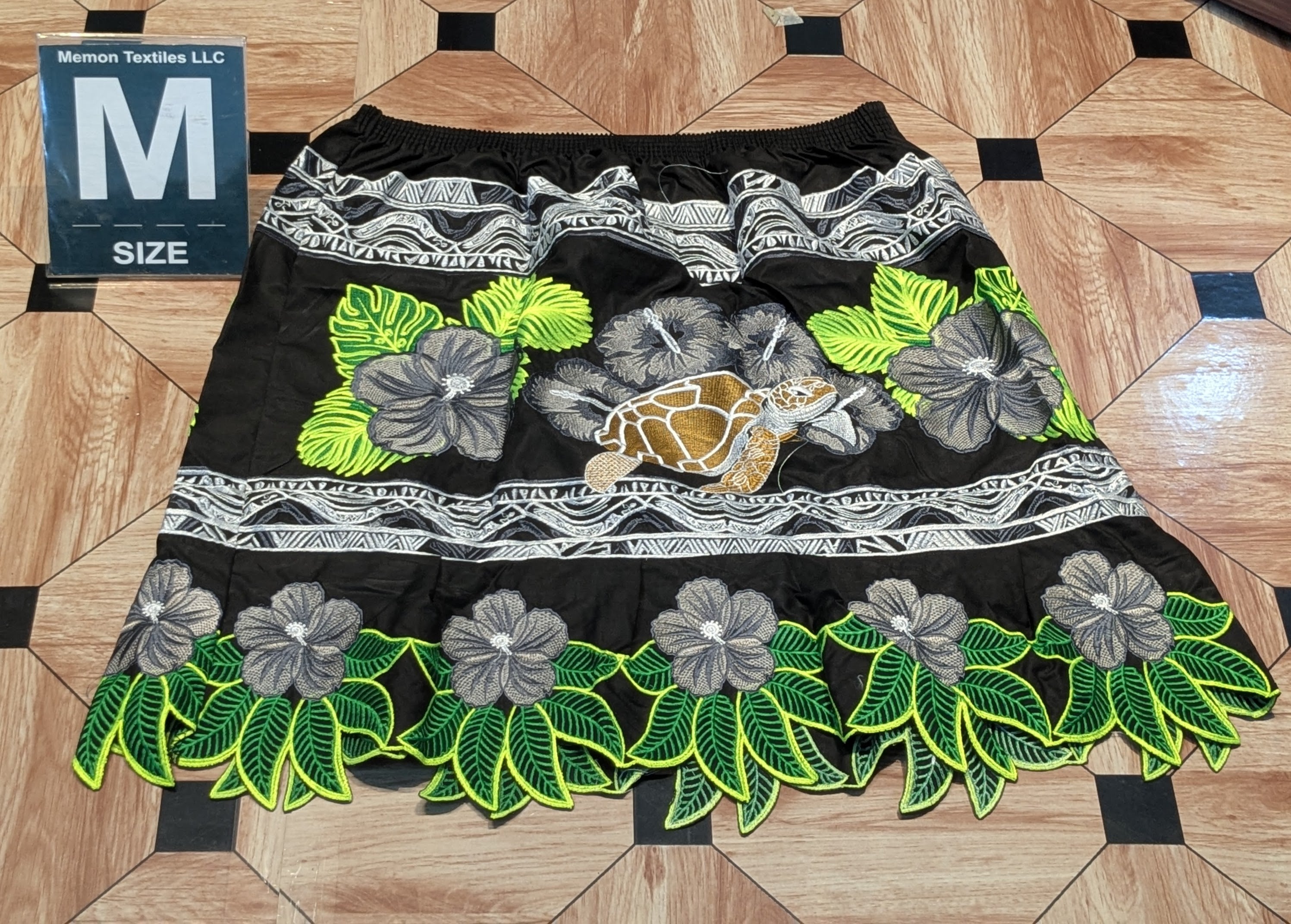 Floral Embroidered Island Skirts (Urohs) - M