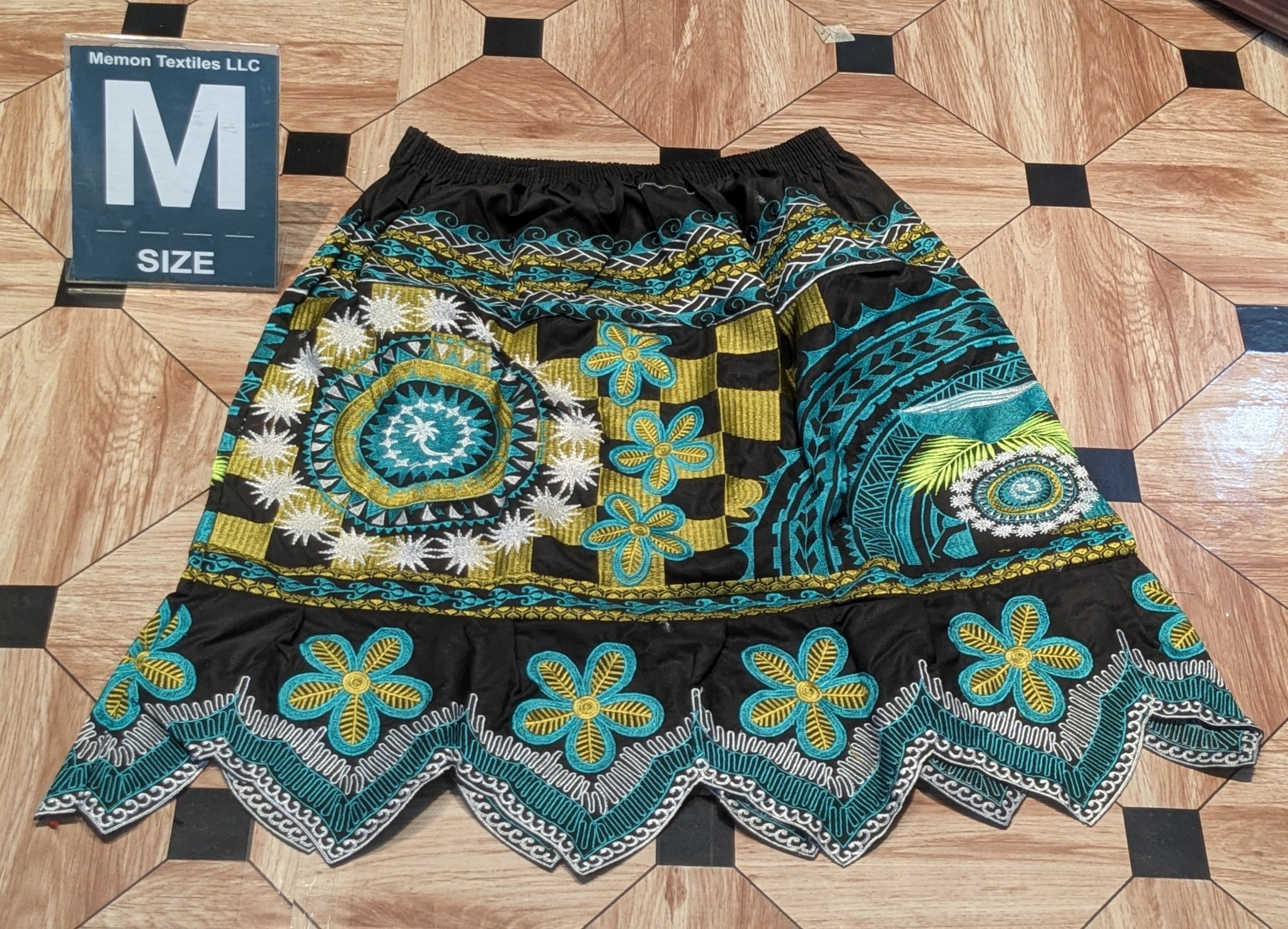 Floral Embroidered Island Skirts (Urohs) - M