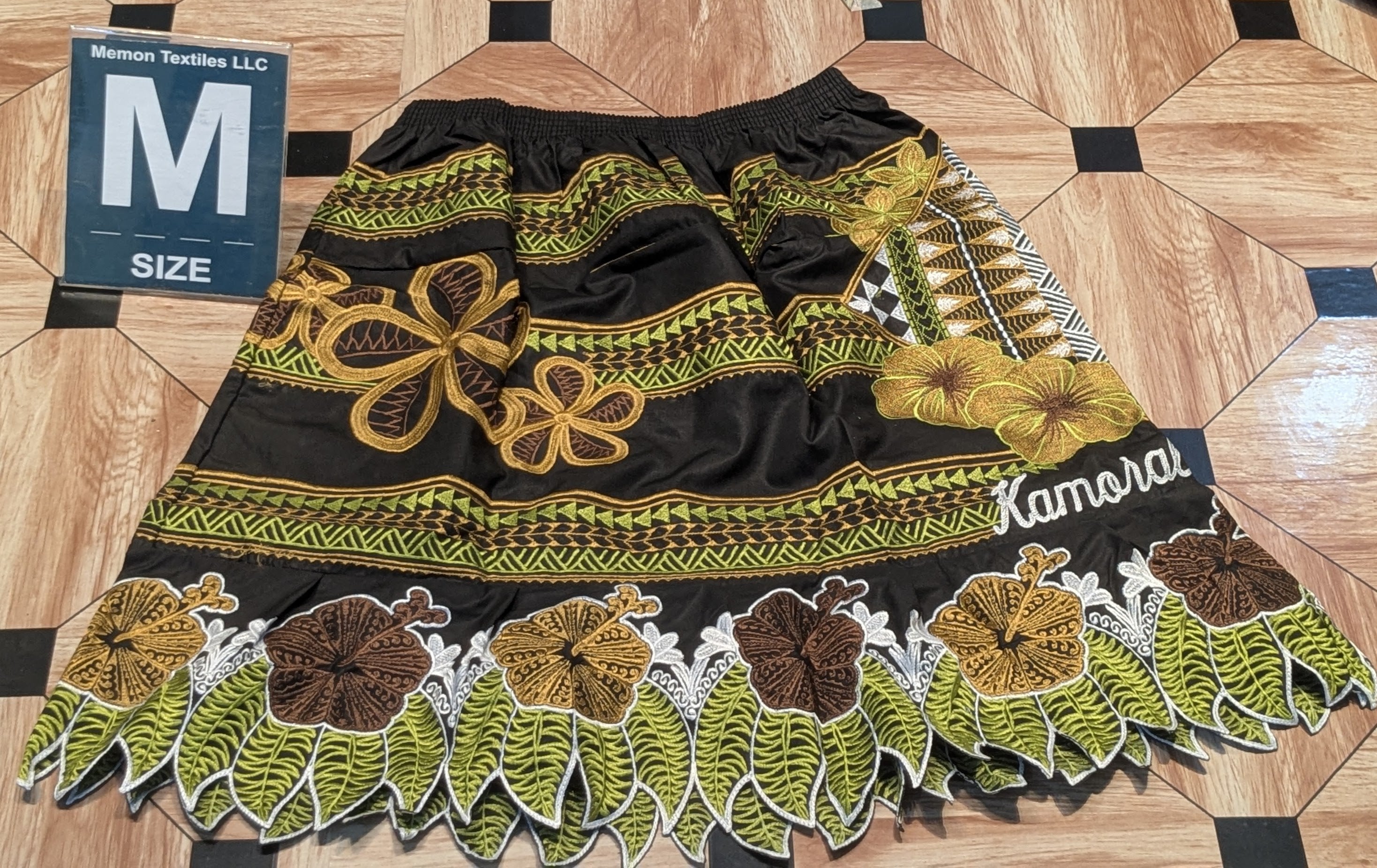 Floral Embroidered Island Skirts (Urohs) - M
