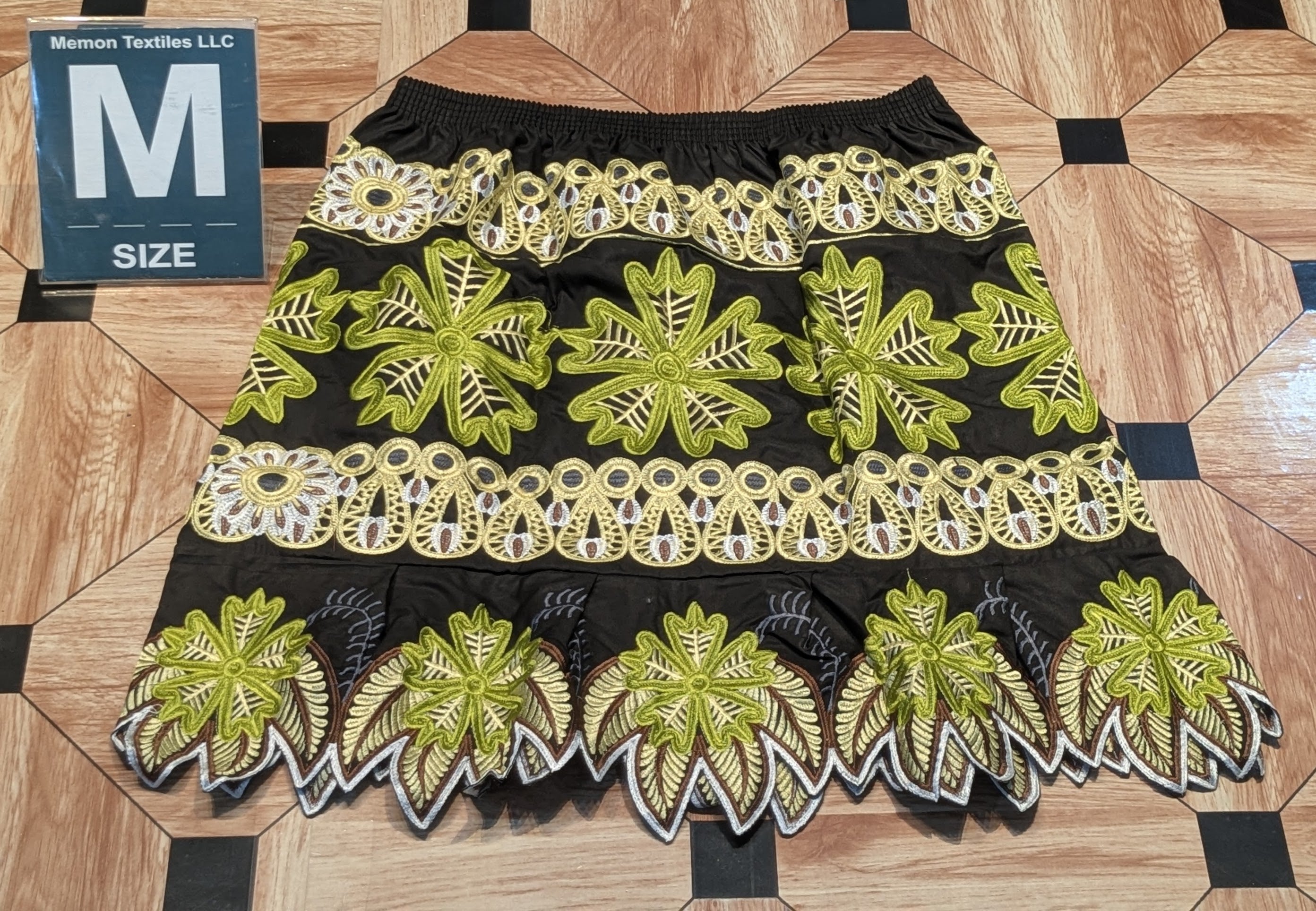 Floral Embroidered Island Skirts (Urohs) - M