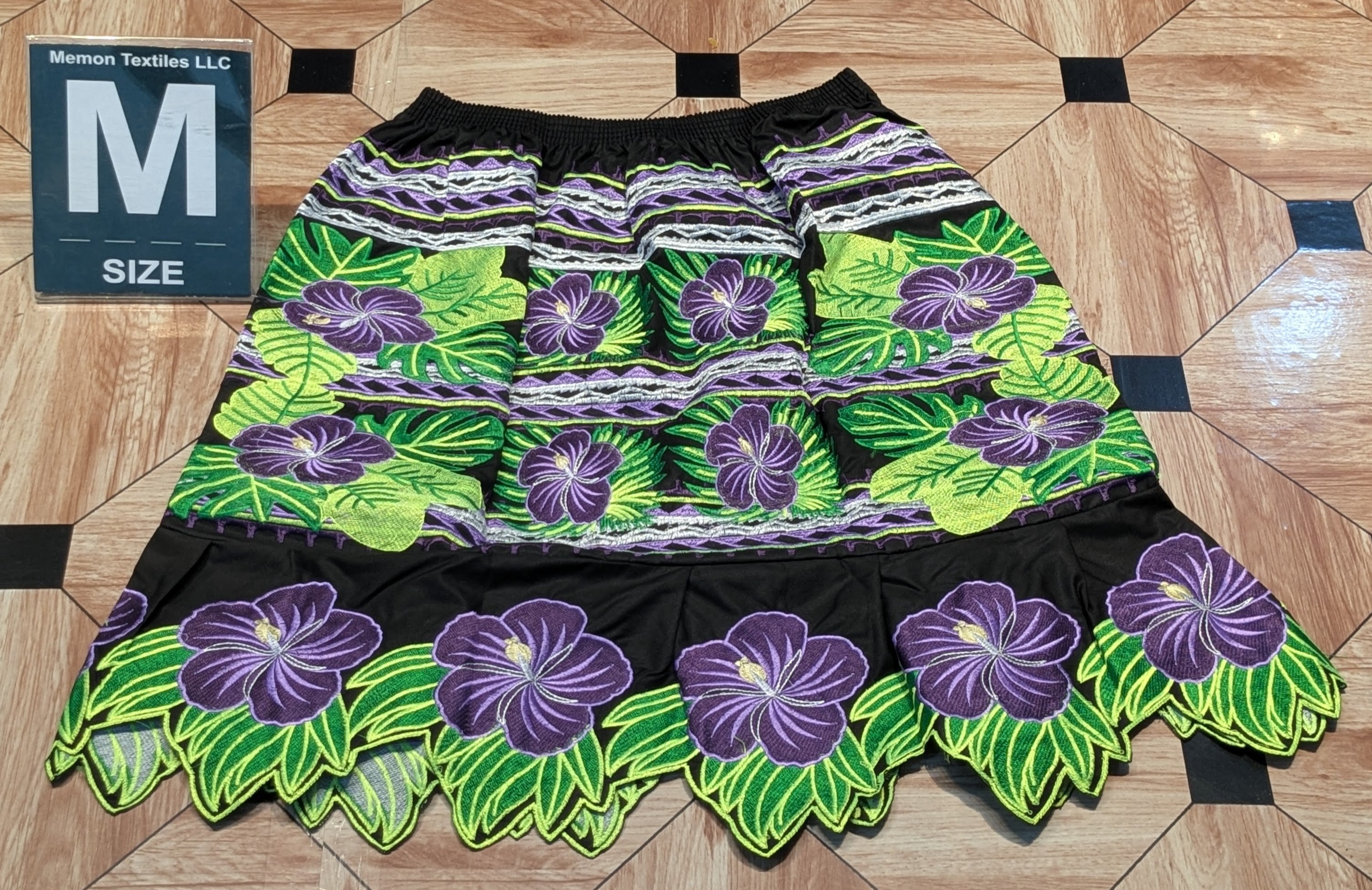Floral Embroidered Island Skirts (Urohs) - M