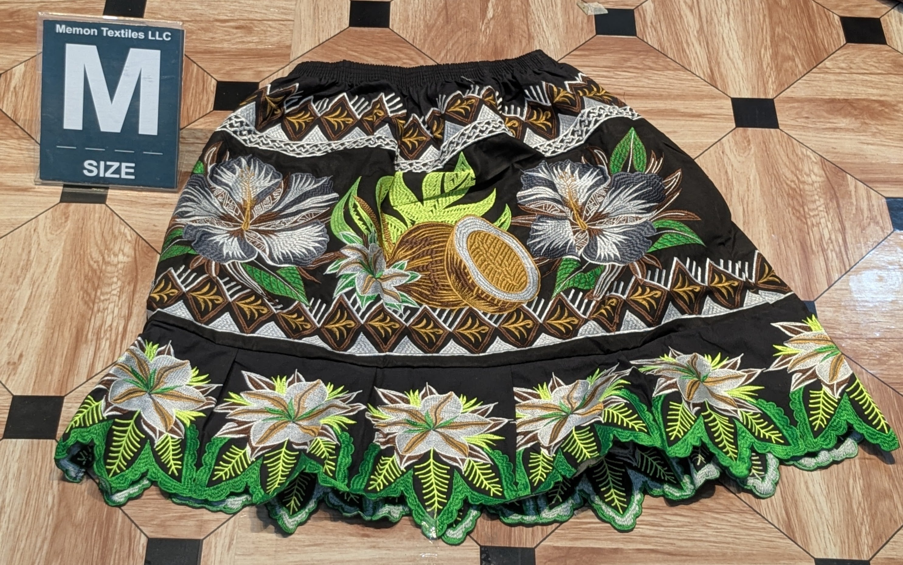 Floral Embroidered Island Skirts (Urohs) - M