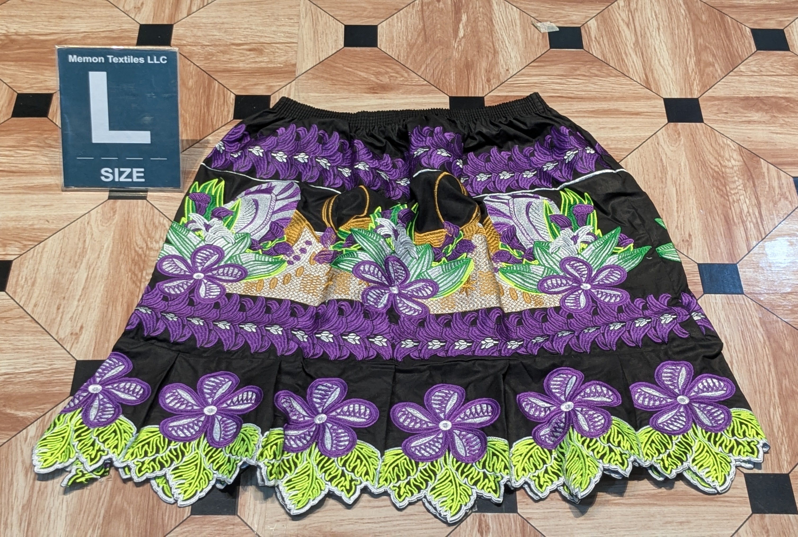 Floral Embroidered Island Skirts (Urohs) - L
