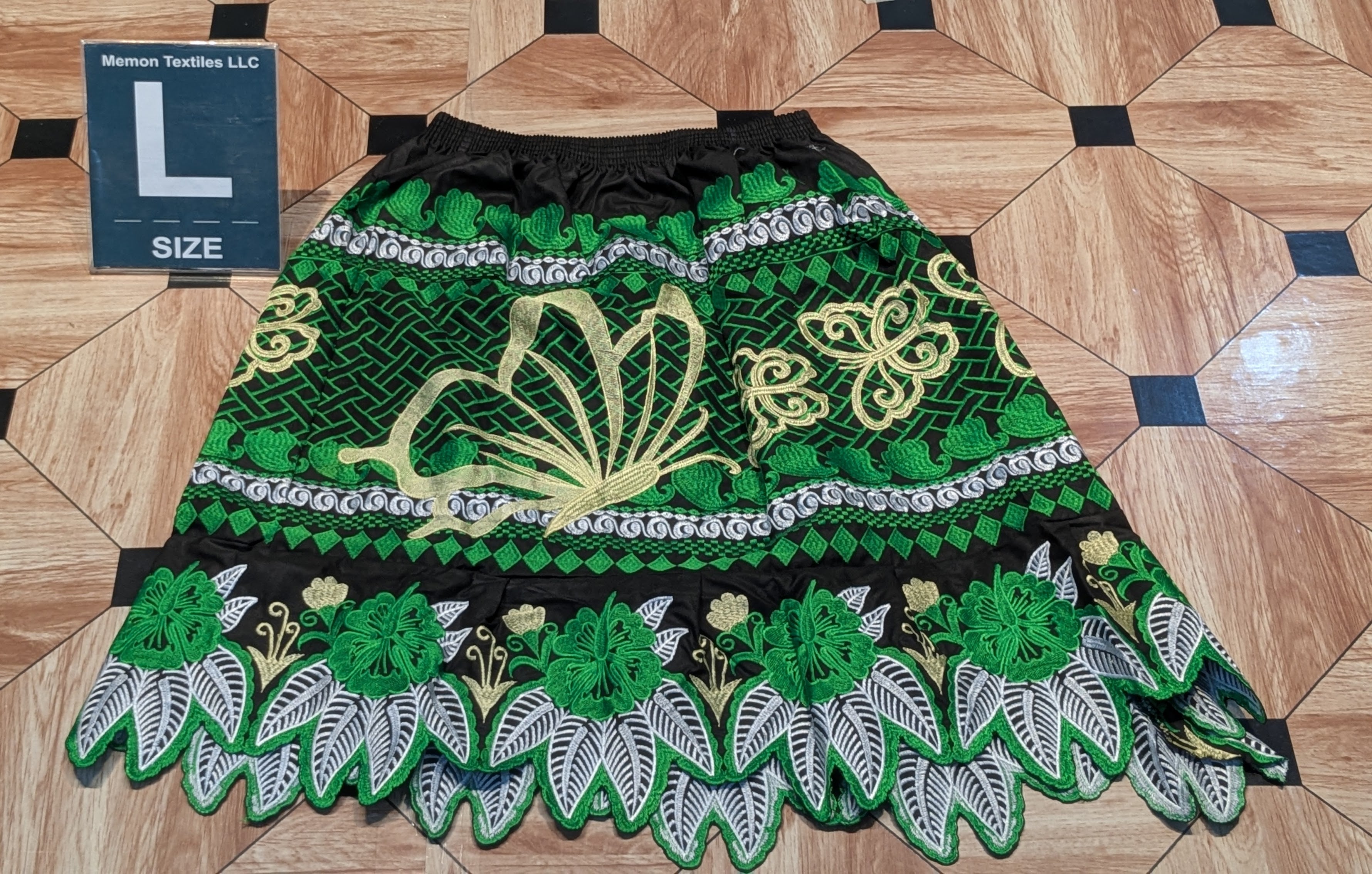 Floral Embroidered Island Skirts (Urohs) - L
