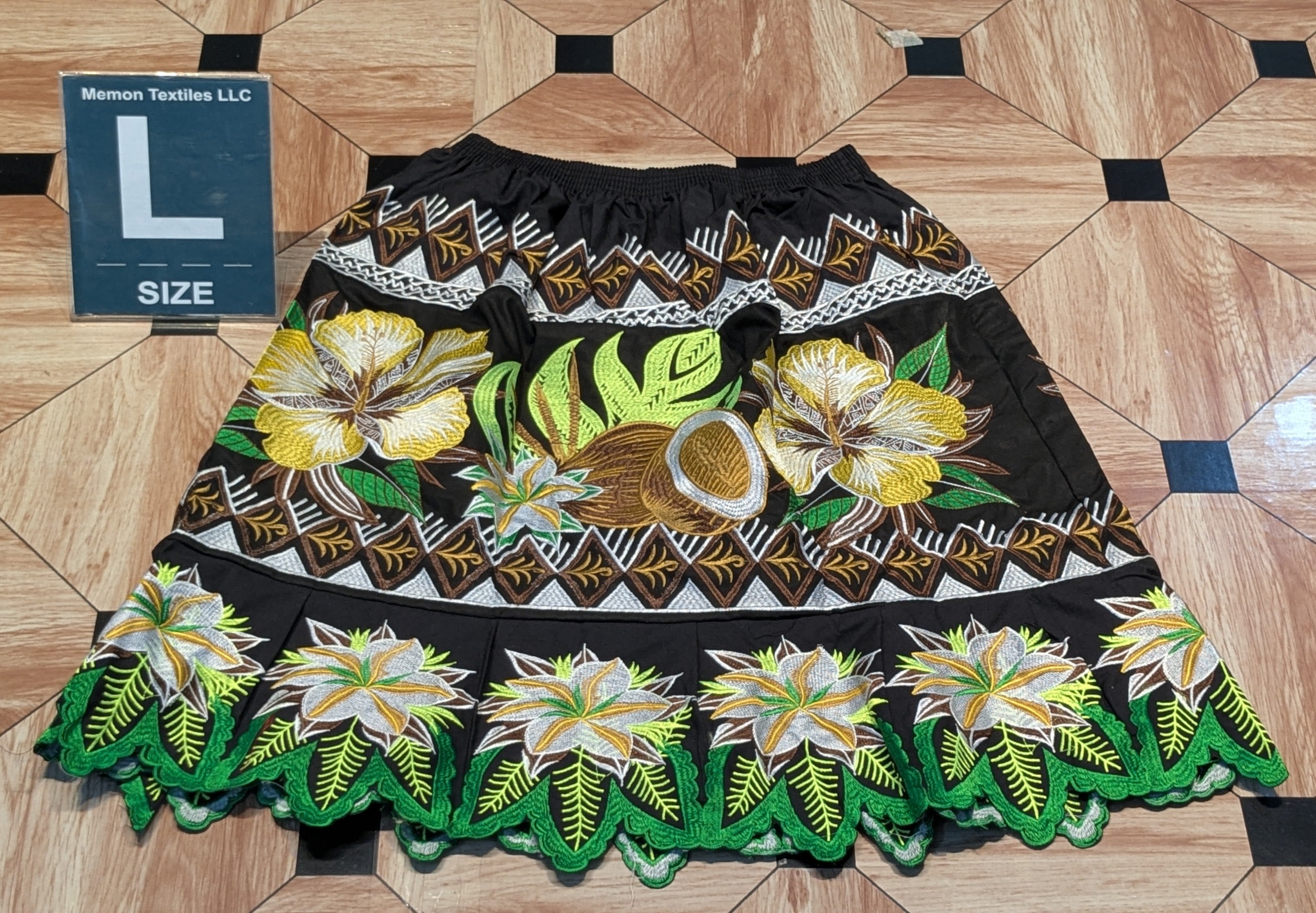 Floral Embroidered Island Skirts (Urohs) - L
