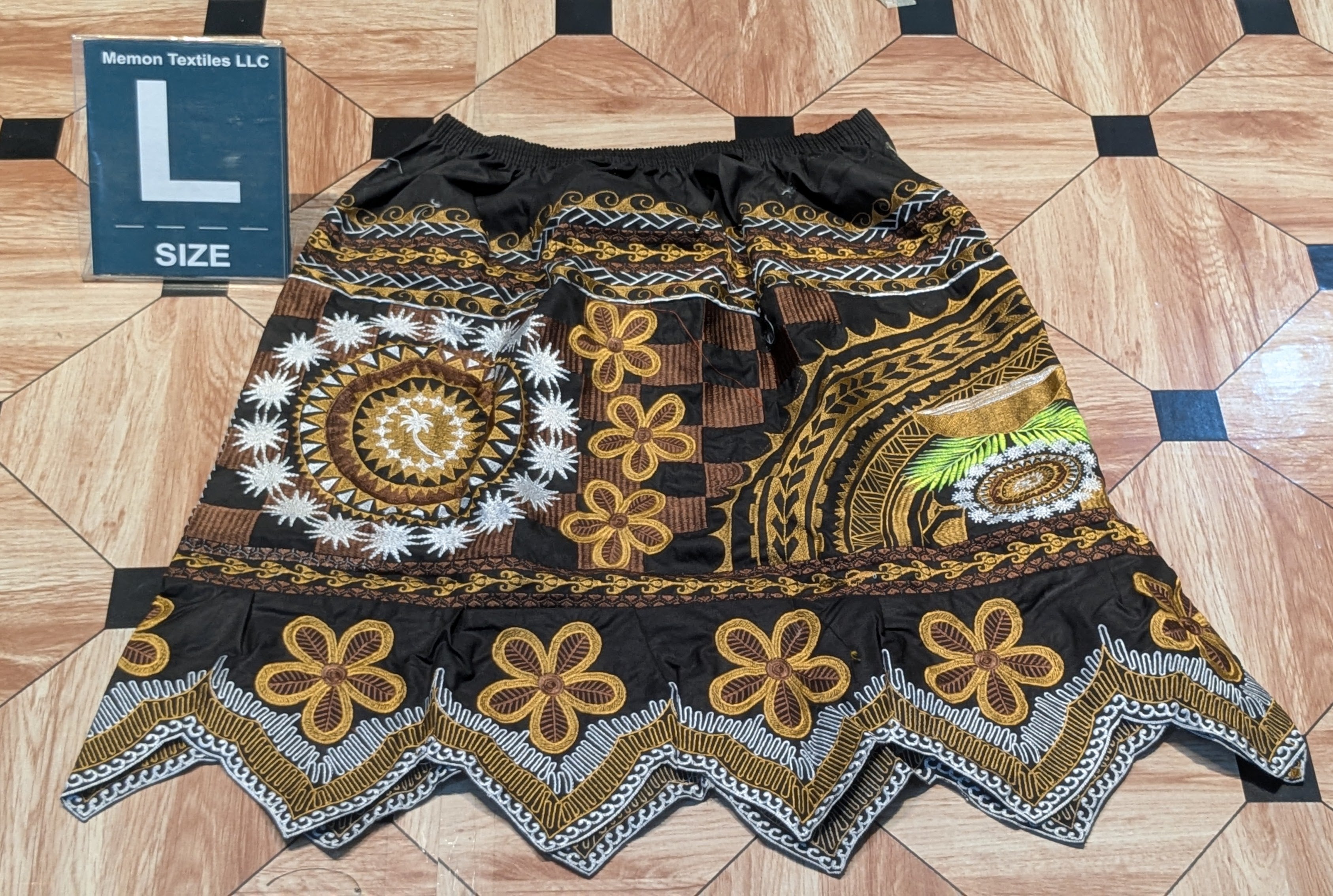 Floral Embroidered Island Skirts (Urohs) - L